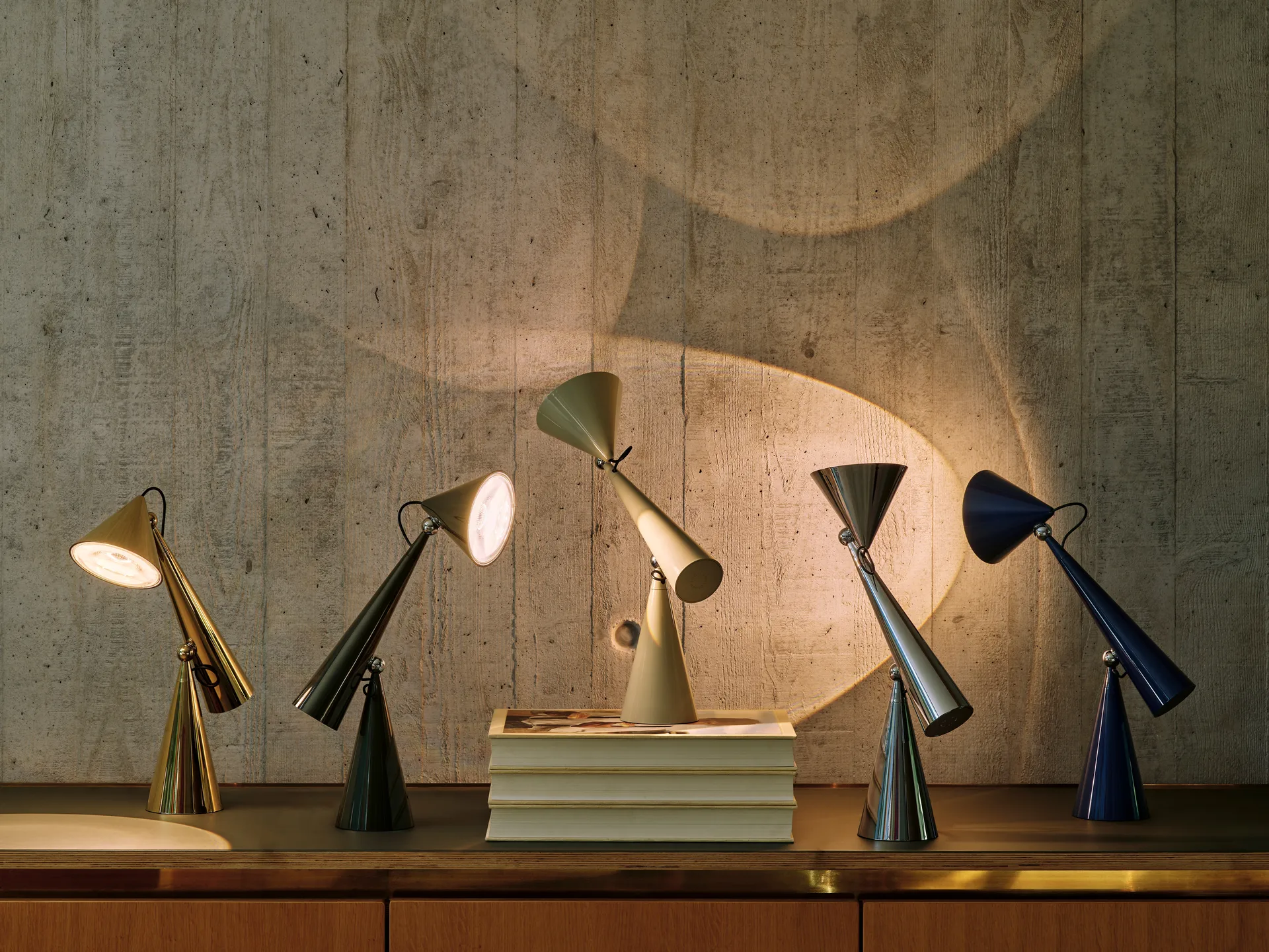 Pose Task LED candeeiro de mesa, Dourado Tom Dixon