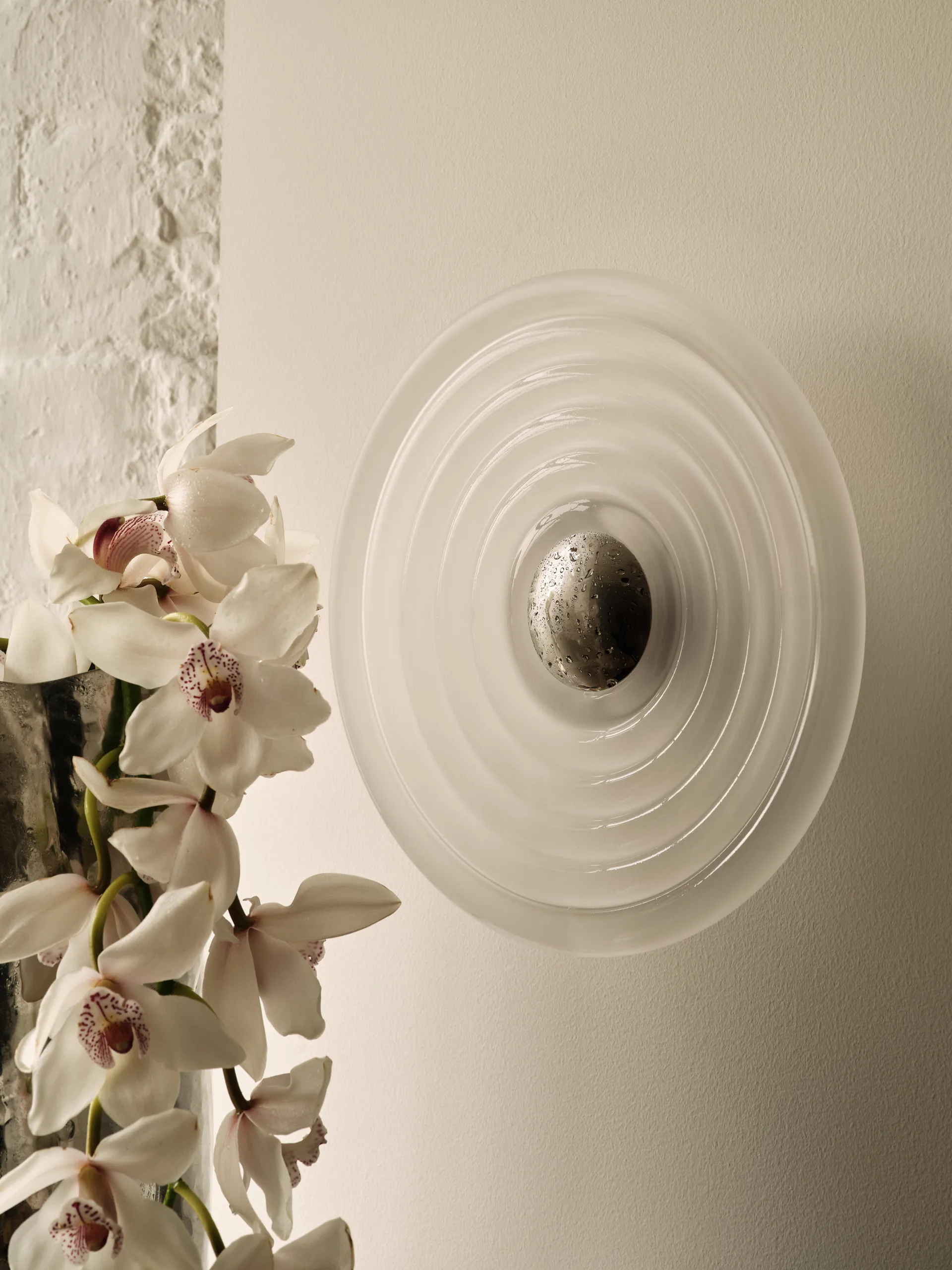Press Surface candeeiro de parede grande LED 35 cm, Fosco Tom Dixon