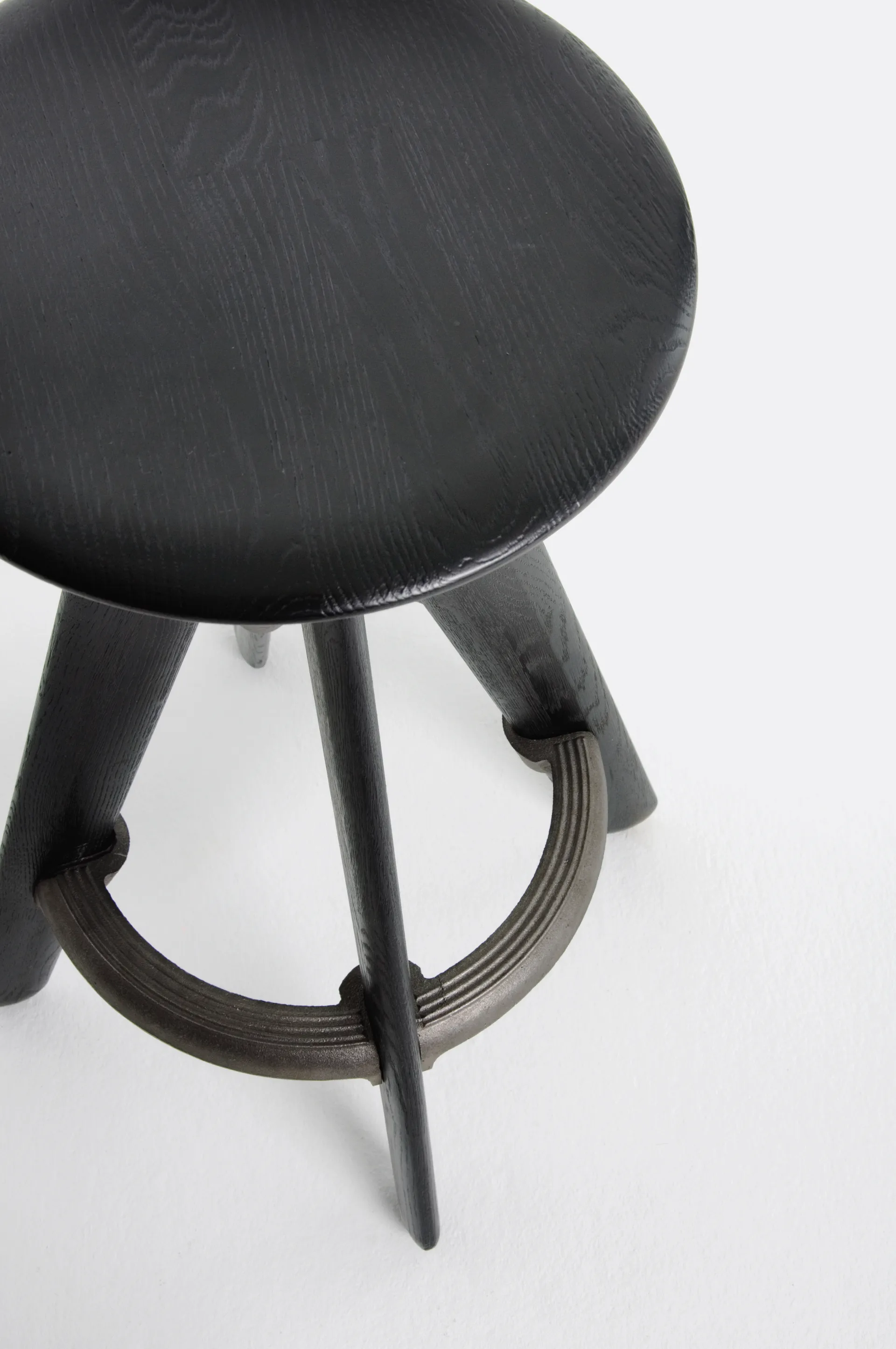 Slab banco de bar redondo 76 cm, Carvalho preto Tom Dixon
