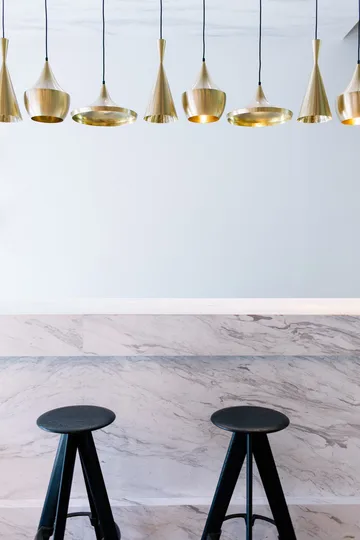 Slab banco de bar redondo 76 cm - Carvalho preto - Tom Dixon