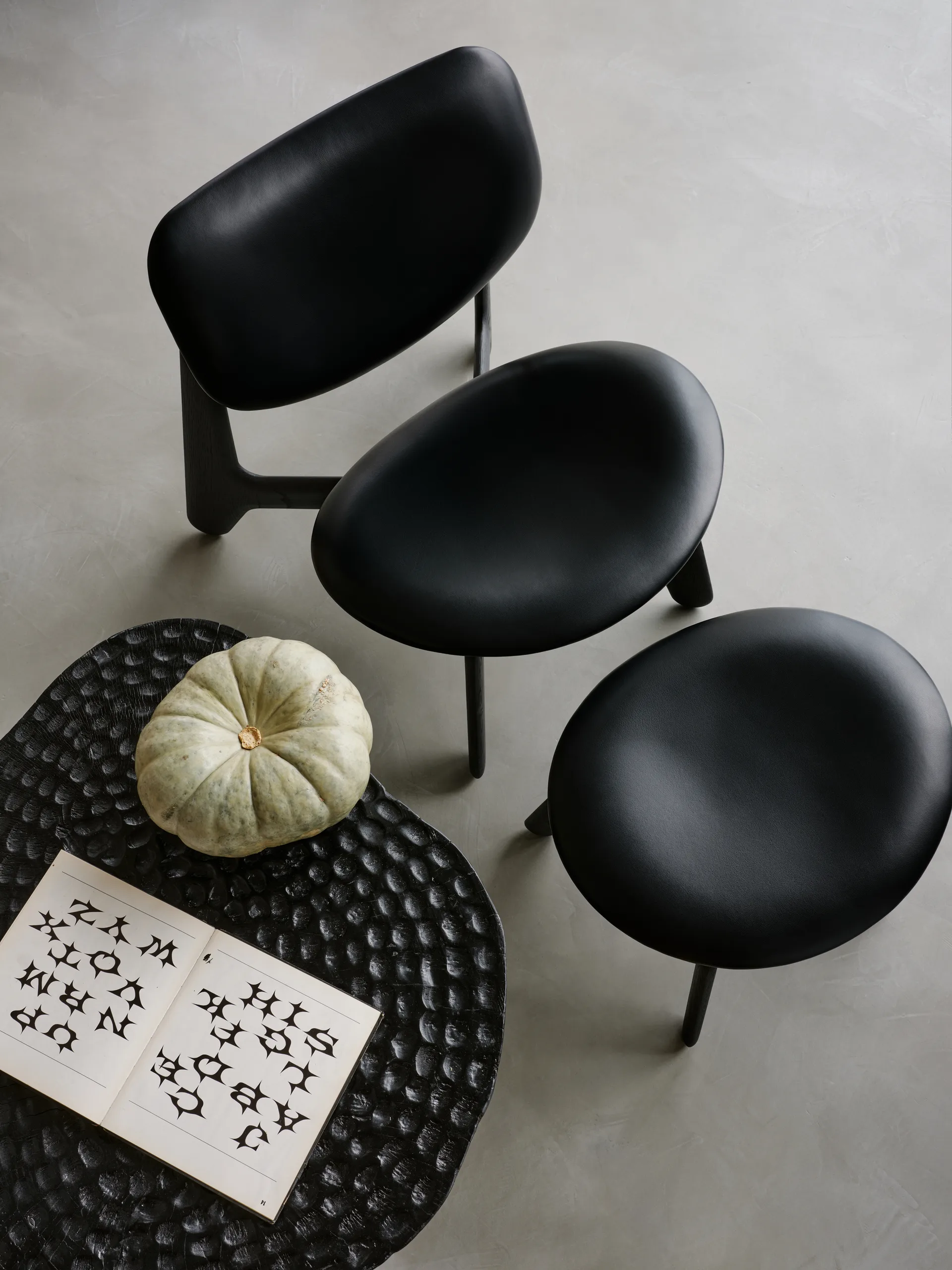 Slab pufe 45x55 cm, Black ash-black leather Tom Dixon