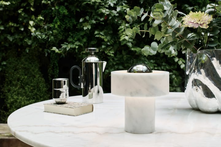 Stone candeeiro de mesa LED portátil 28 cm, Mármore-dourado Tom Dixon