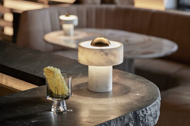 Stone candeeiro de mesa LED portátil 28 cm, Mármore-prateado Tom Dixon
