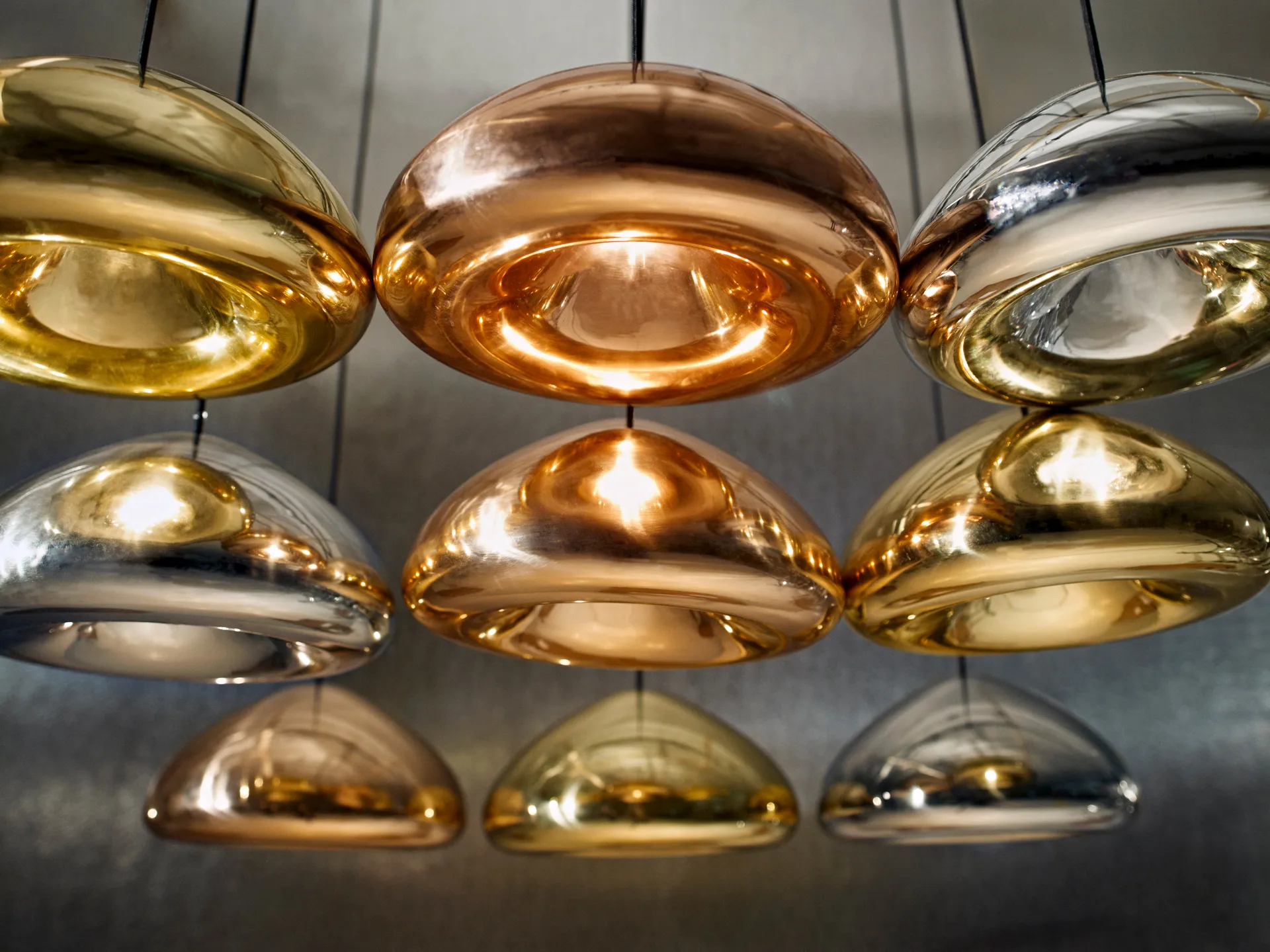 Void candeeiro suspenso LED Ø30 cm, Aço inoxidável Tom Dixon