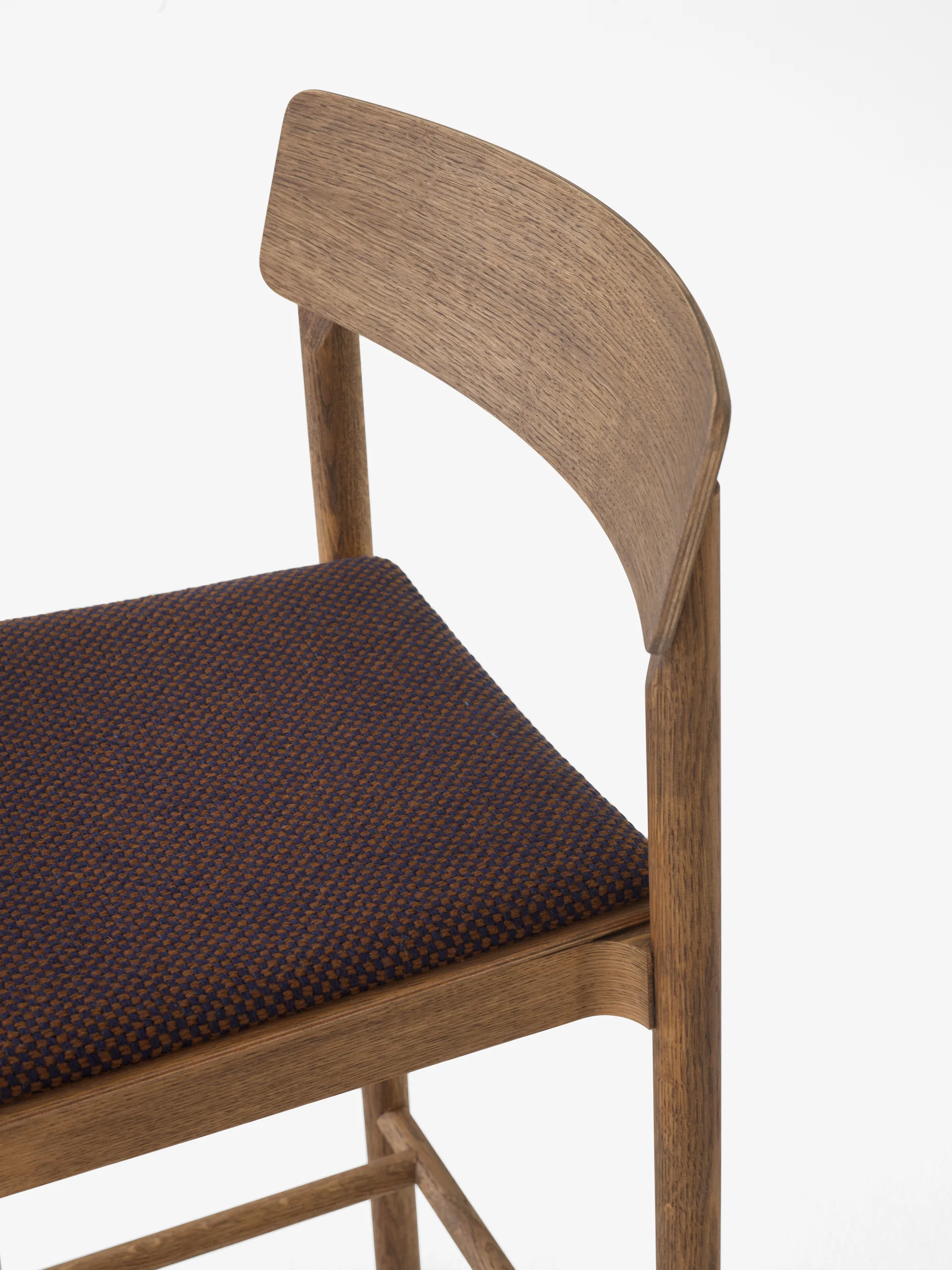 Banqueta Betty TK14 Counter Chair 65 cm, Sisu 0785-carvalho fumado &Tradition