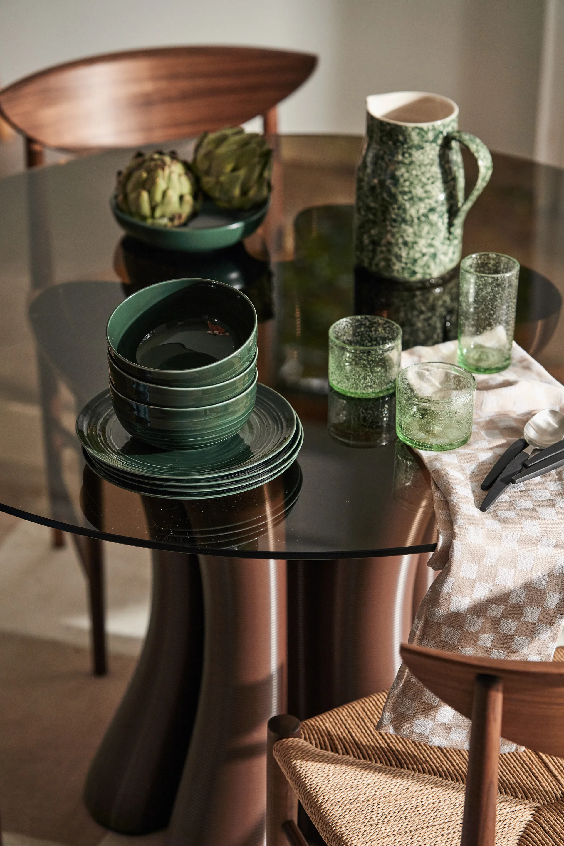 Cadeira Drawn HM3, Walnut &Tradition