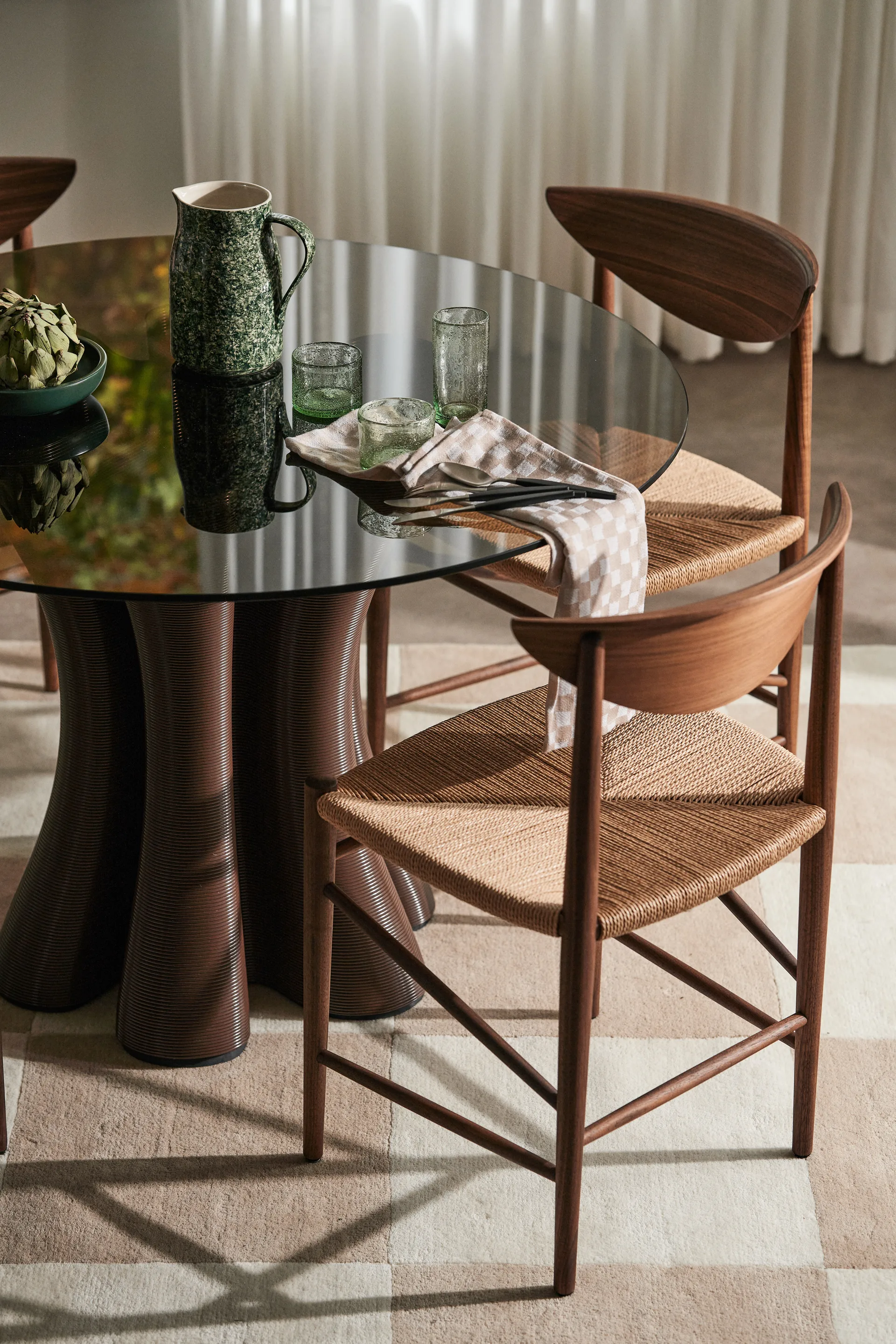 Cadeira Drawn HM3, Walnut &Tradition