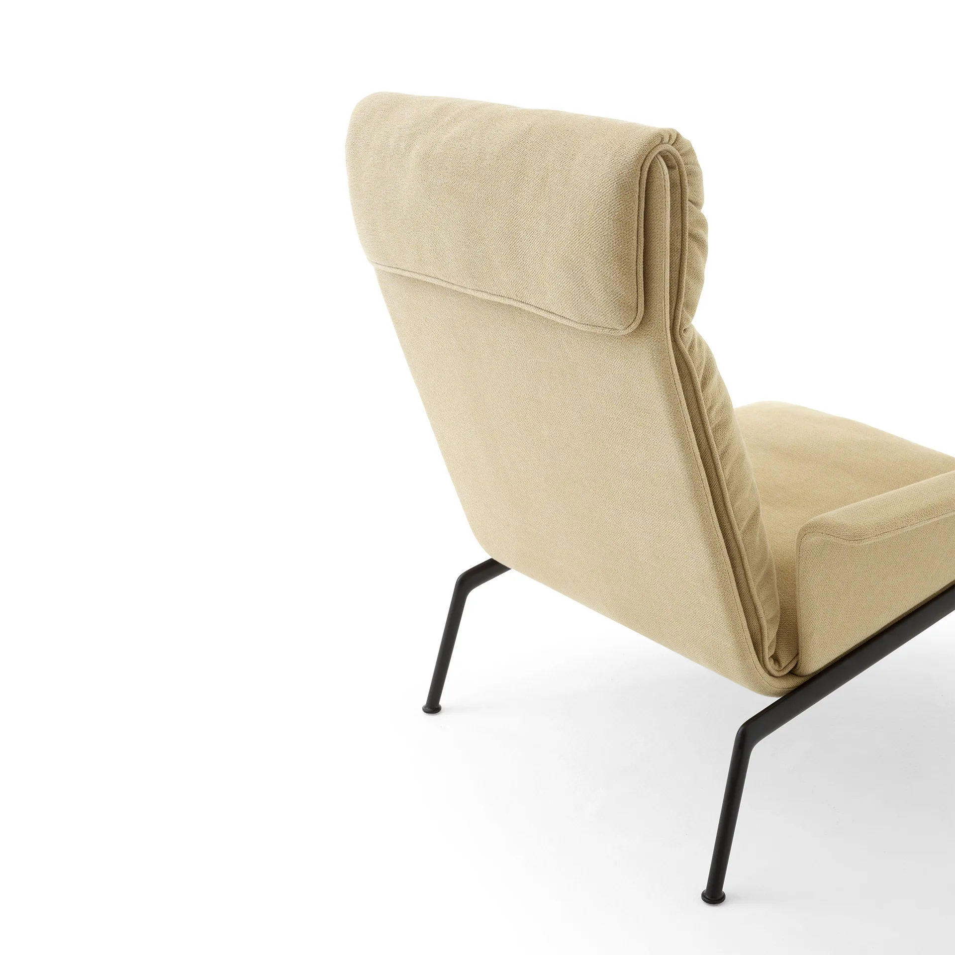 Cadeira lounge Muno LN17 High back, Warm black-Clay 0007 &Tradition