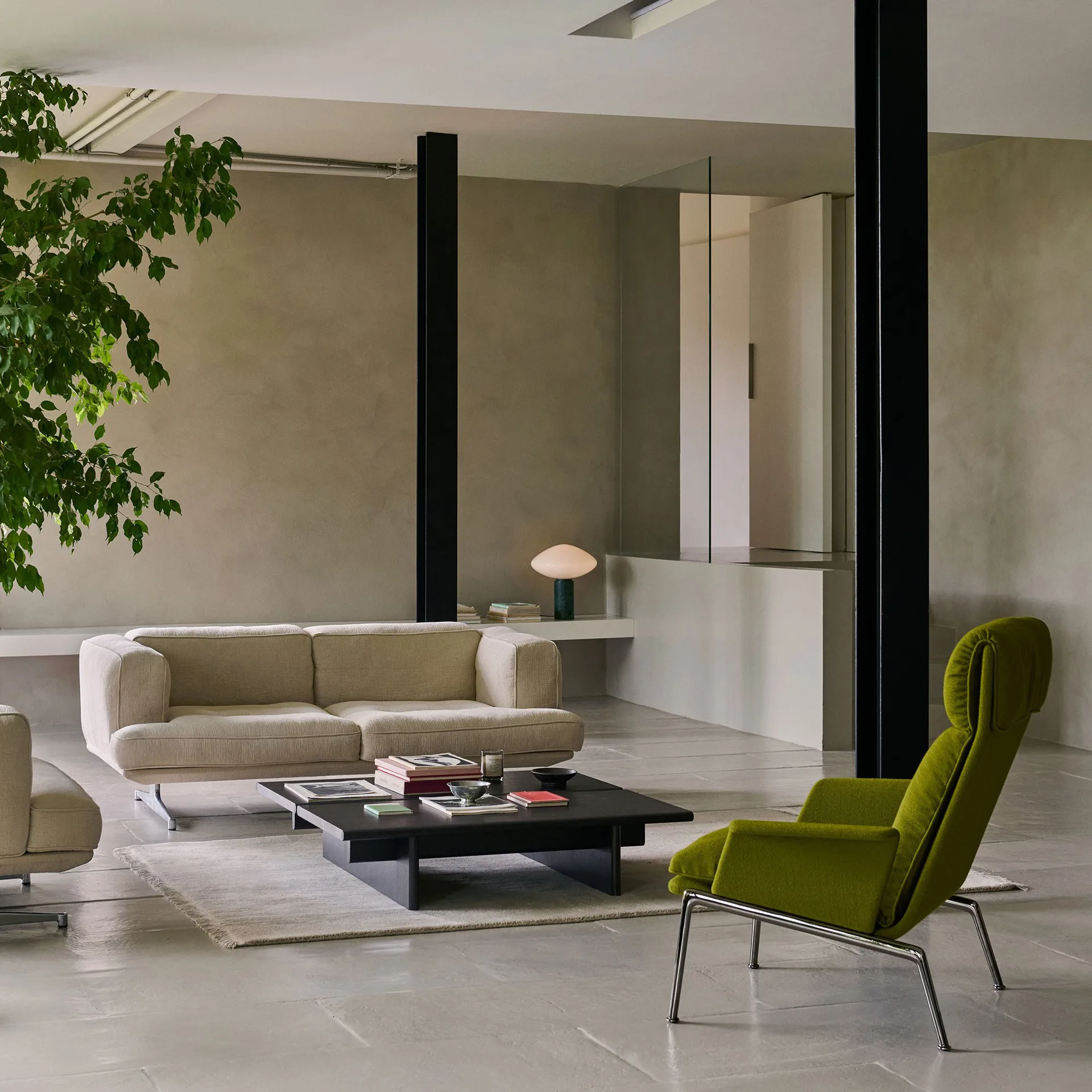 Cadeira lounge Muno LN17 High back, Warm black-Vidar 0956 &Tradition