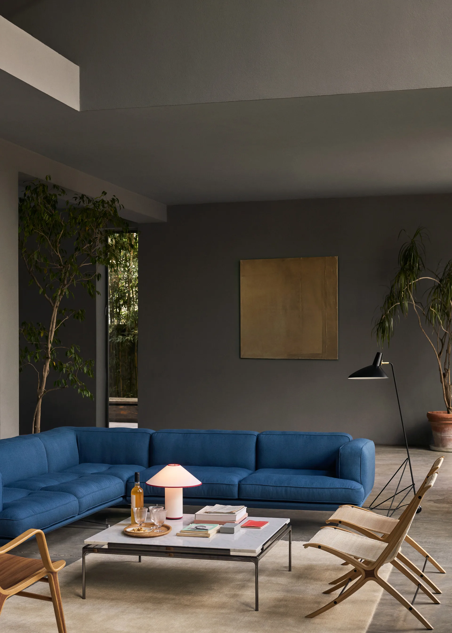 Candeeiro de chão Tripod HM8, Matt black &Tradition