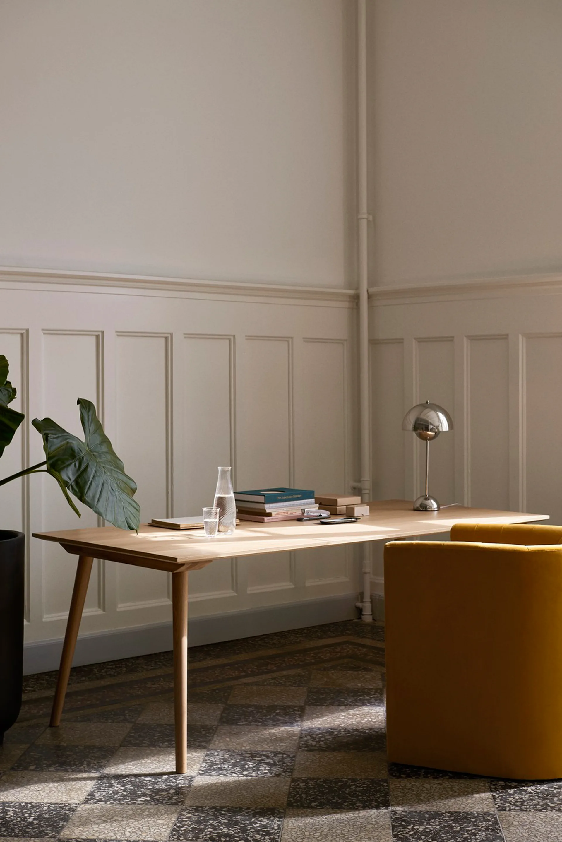 Candeeiro de mesa FlowerPot VP3, Banhado a cromo &Tradition