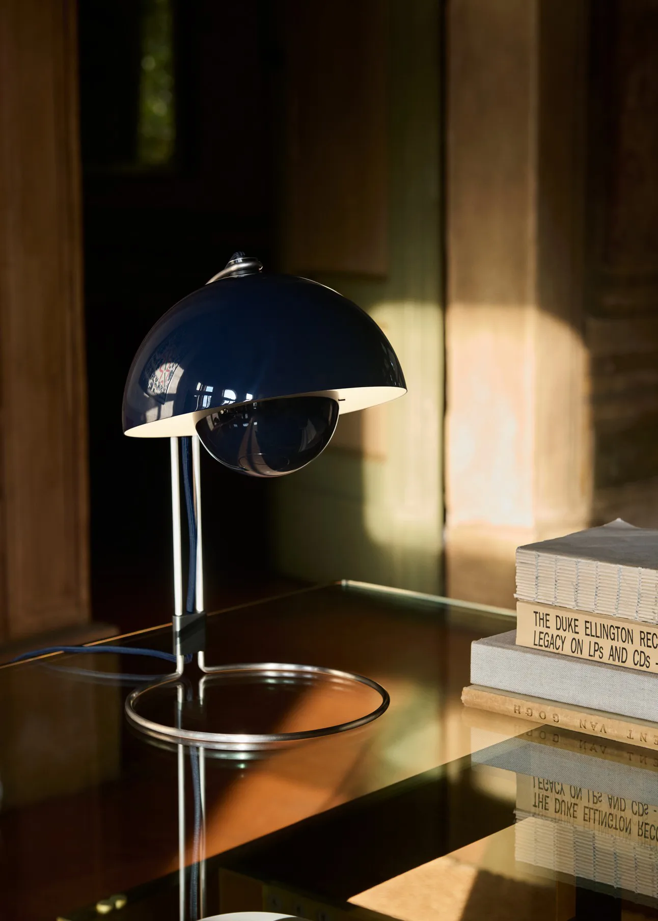 Candeeiro de mesa FlowerPot VP4, Azul aço &Tradition