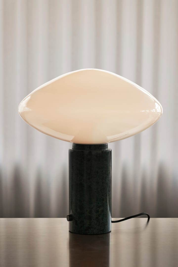Candeeiro de mesa Mist AP17 Ø37 cm, Branco mate & Guatemala Verde &Tradition