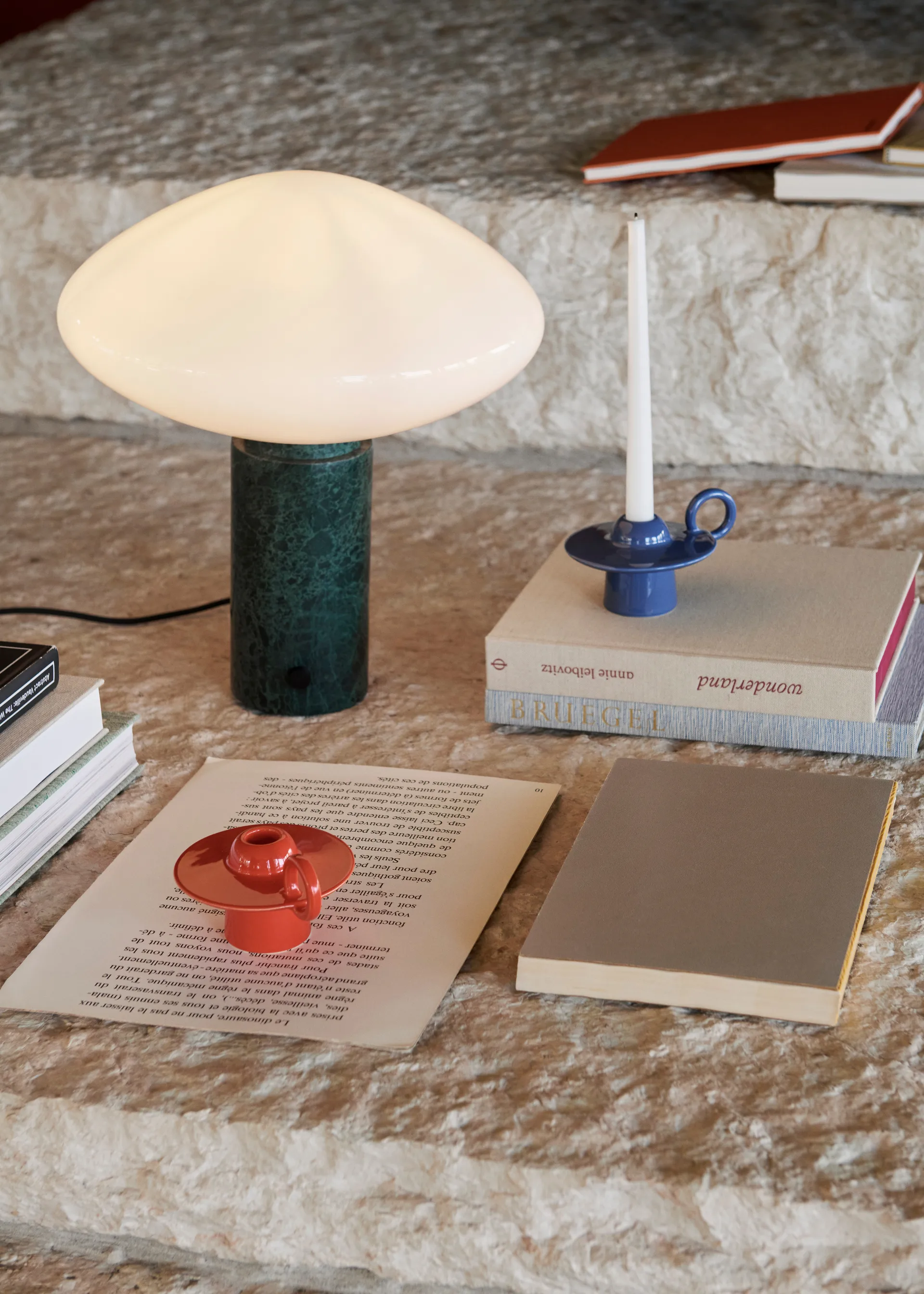Candeeiro de mesa Mist AP17 Ø37 cm, Branco mate & Guatemala Verde &Tradition