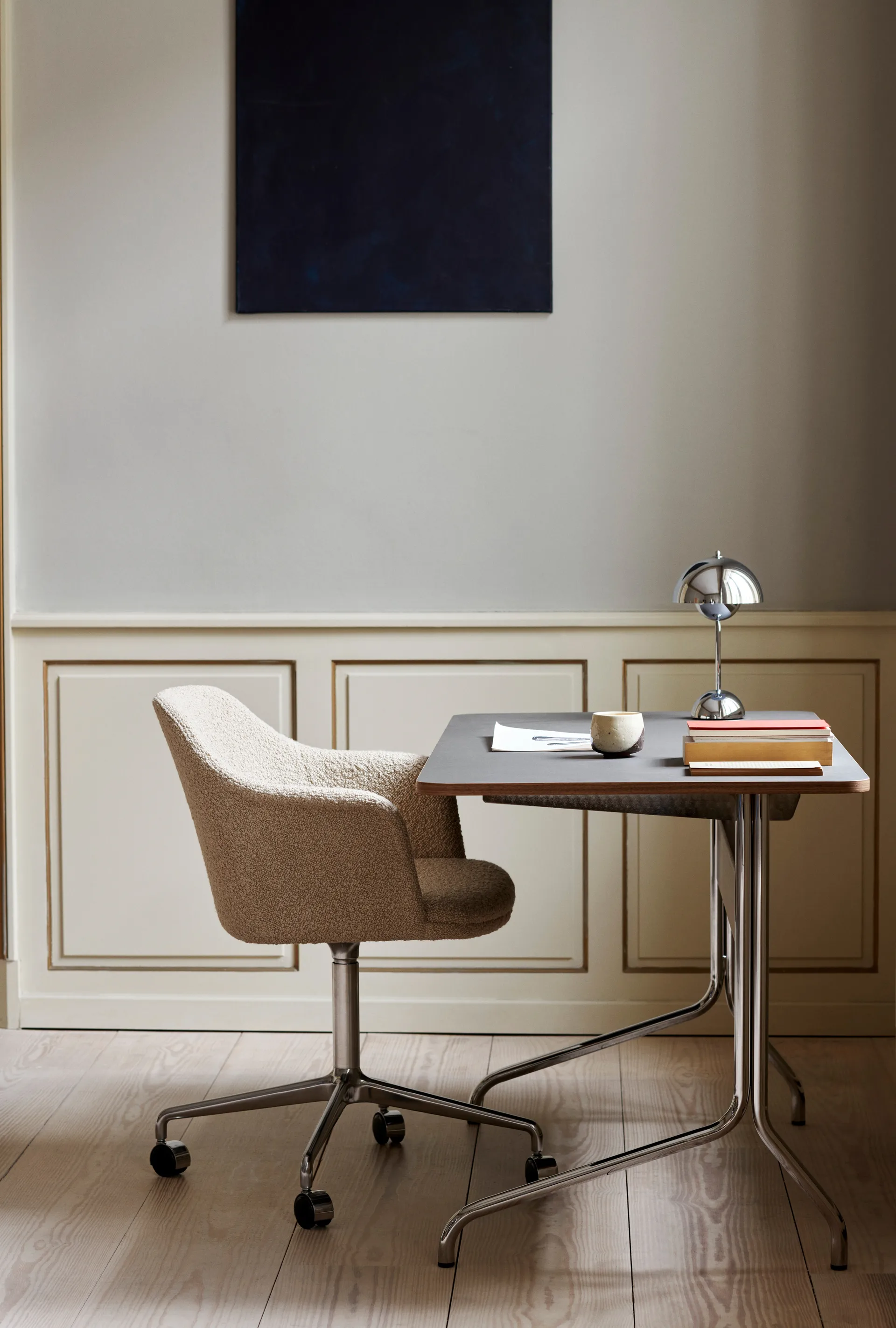 Candeeiro de mesa portátil Flowerpot VP9, Cromado &Tradition