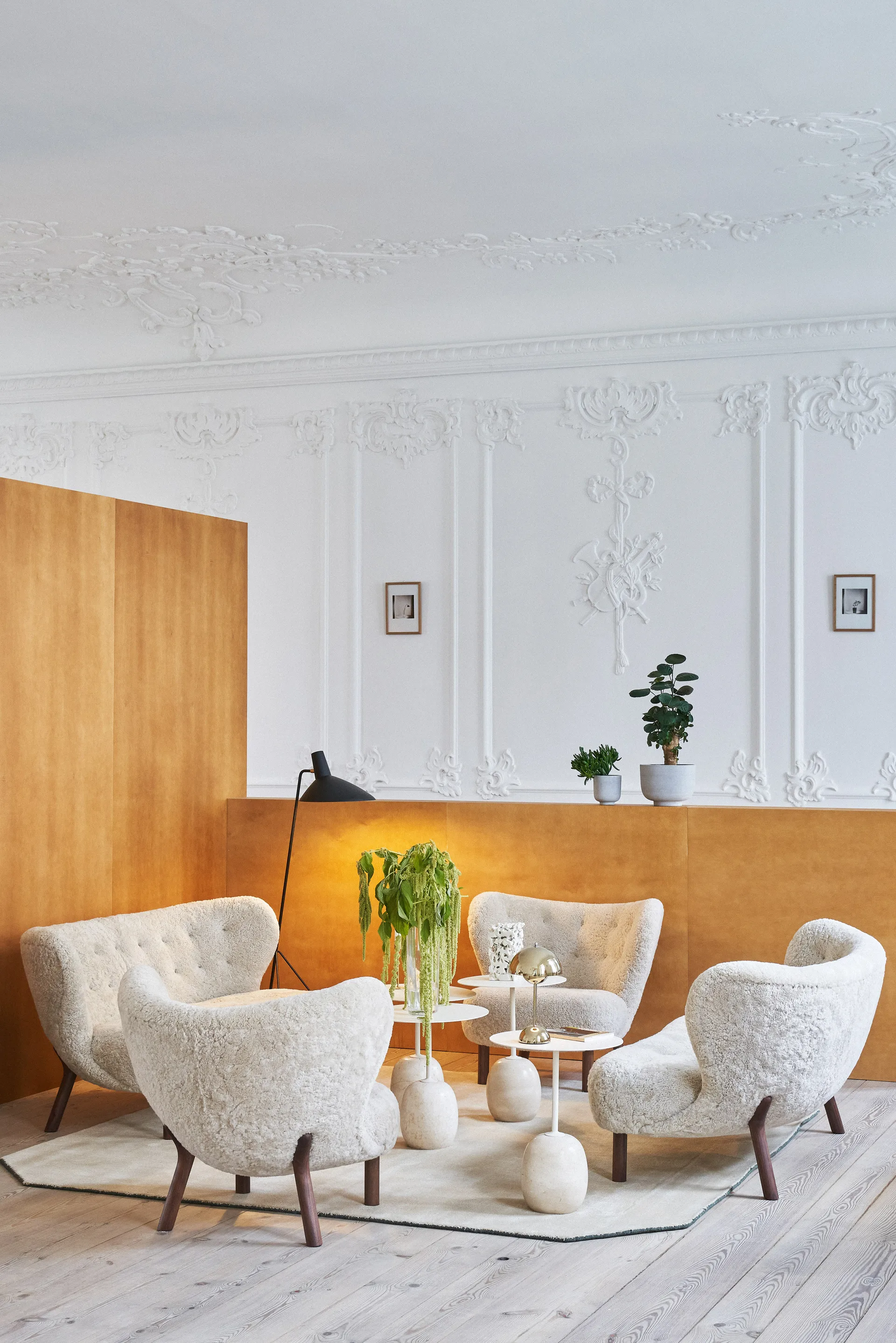 Candeeiro de mesa portátil Flowerpot VP9, Latão &Tradition