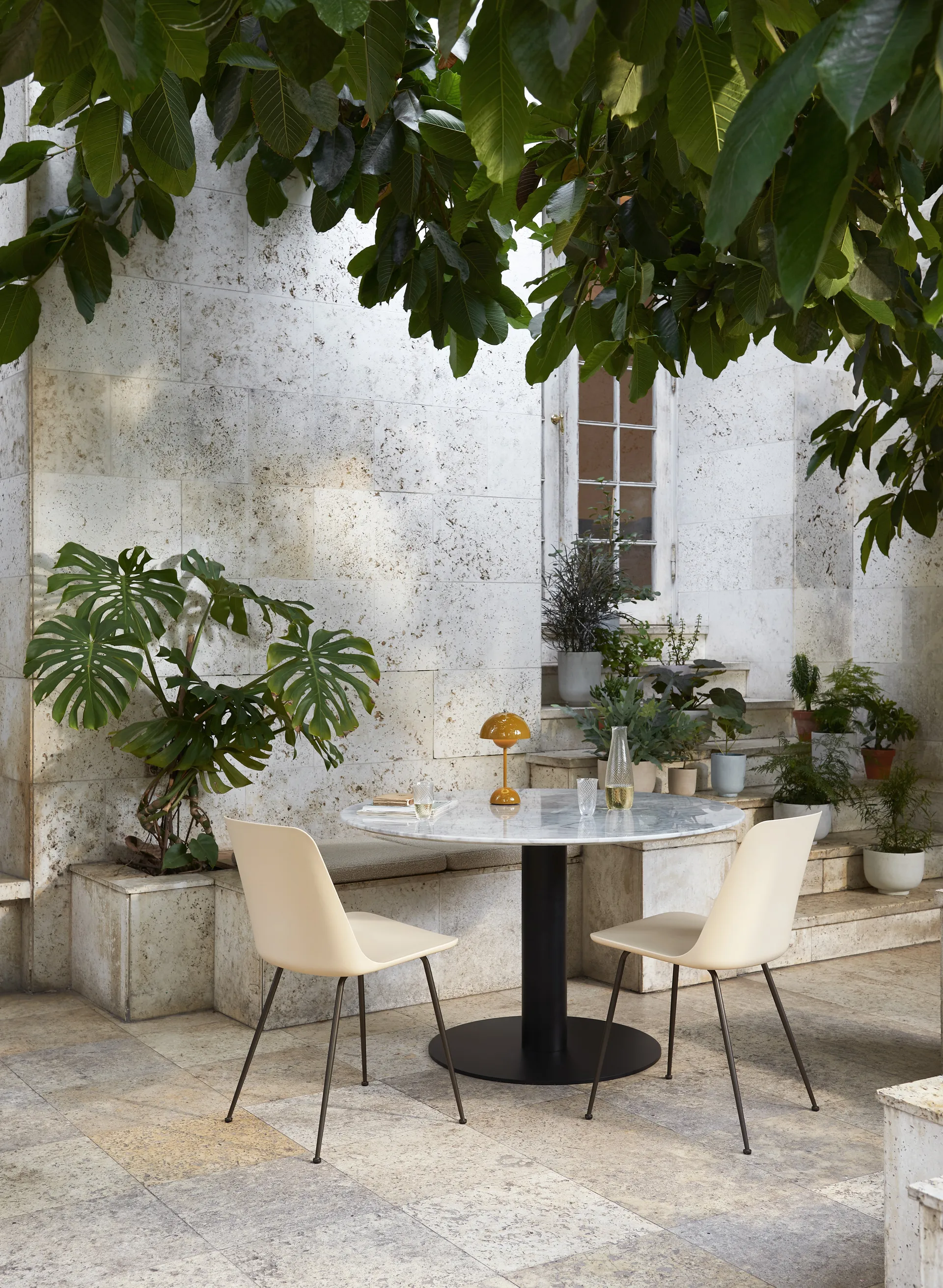 Candeeiro de mesa portátil Flowerpot VP9, mustard  &Tradition