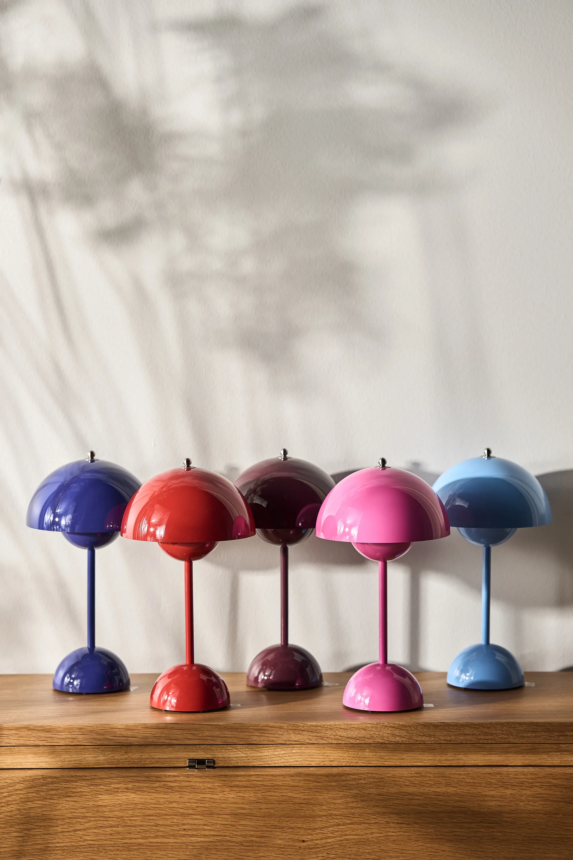 Candeeiro de mesa portátil Flowerpot VP9, Rosa picante &Tradition