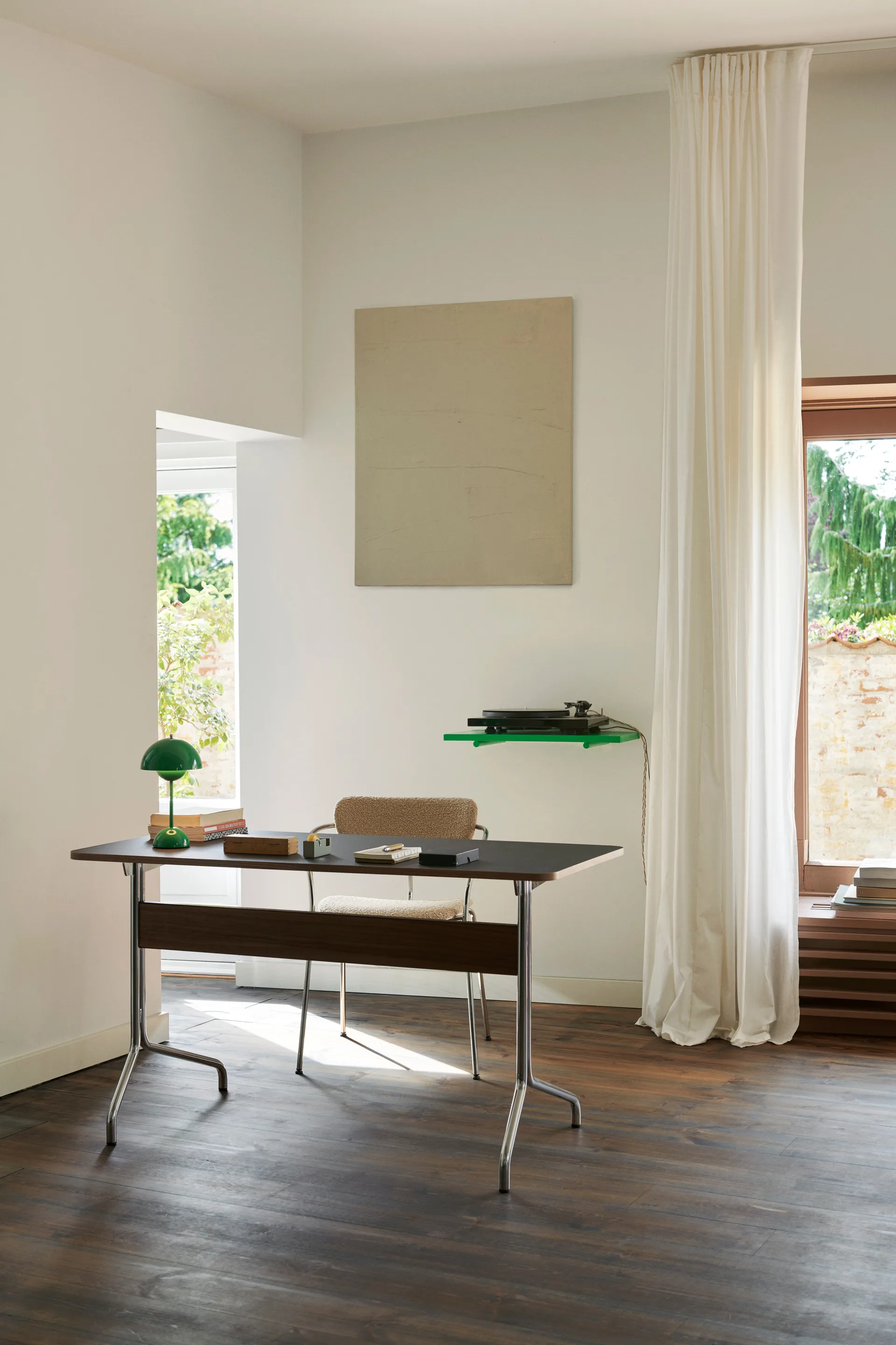 Candeeiro de mesa portátil Flowerpot VP9, Signal green &Tradition