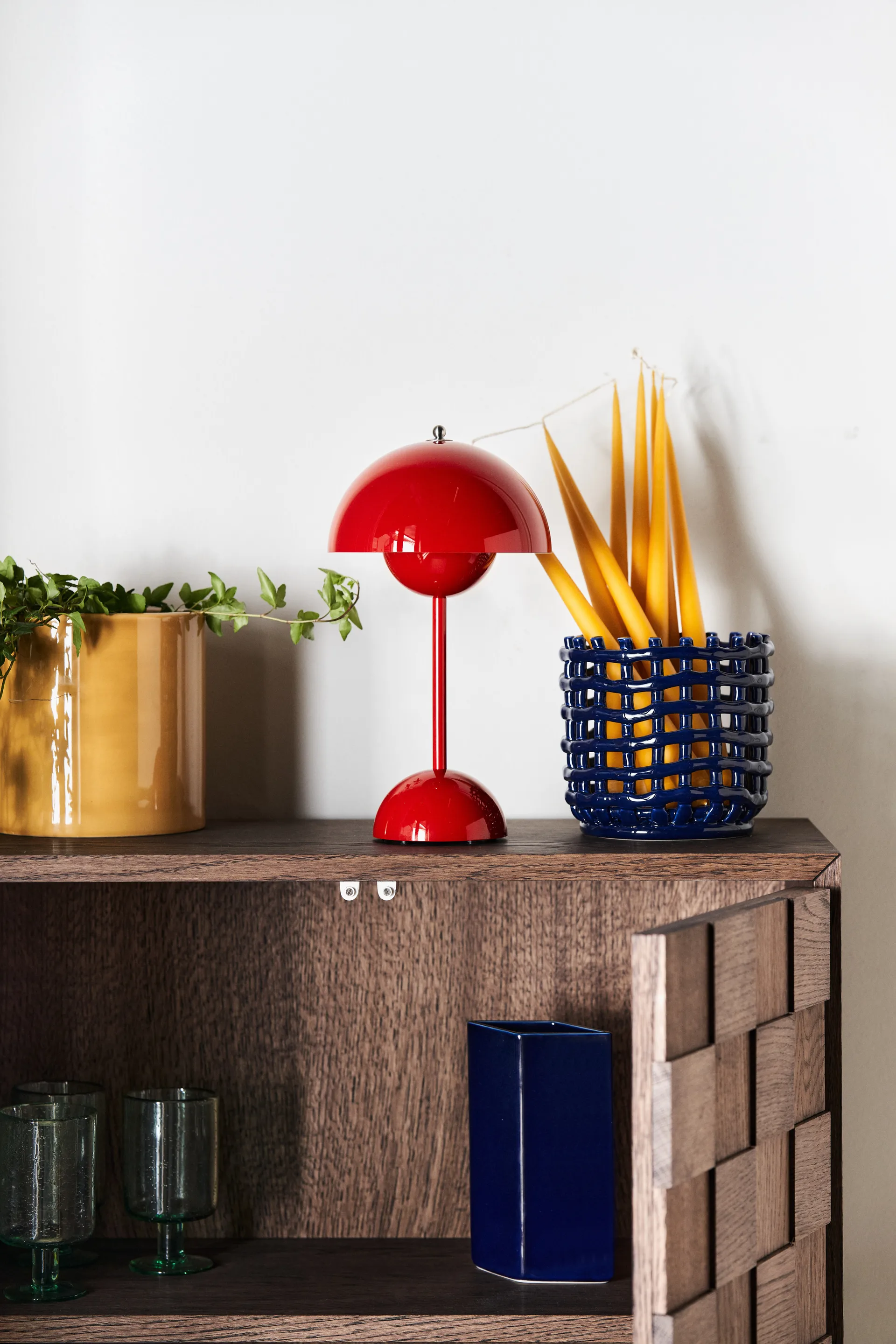 Candeeiro de mesa portátil Flowerpot VP9, Vermelho vermilion &Tradition