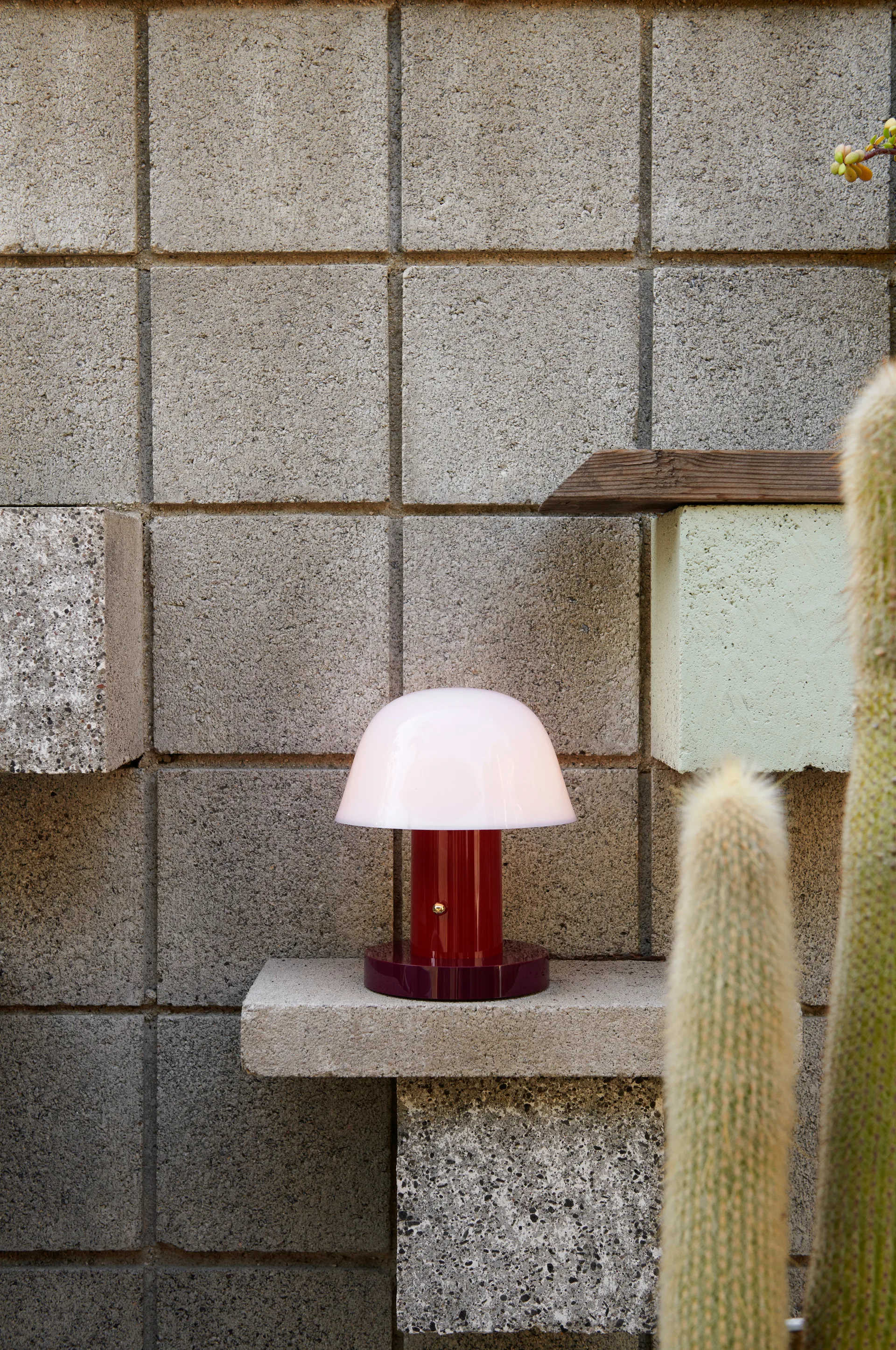 Candeeiro de mesa Setago JH27 , Castanho-uva &Tradition