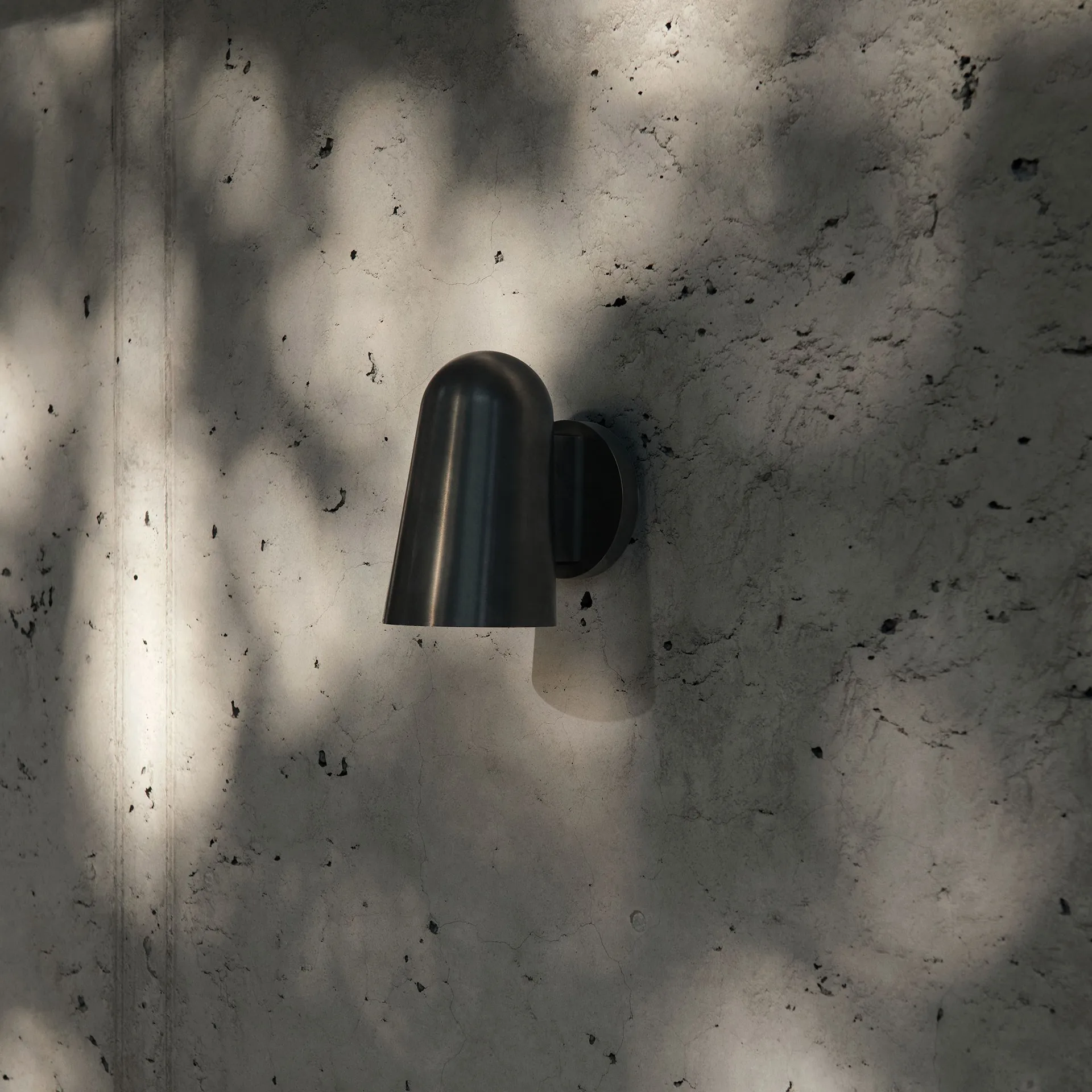 Candeeiro de parede Solid SC105, Bronzed brass &Tradition