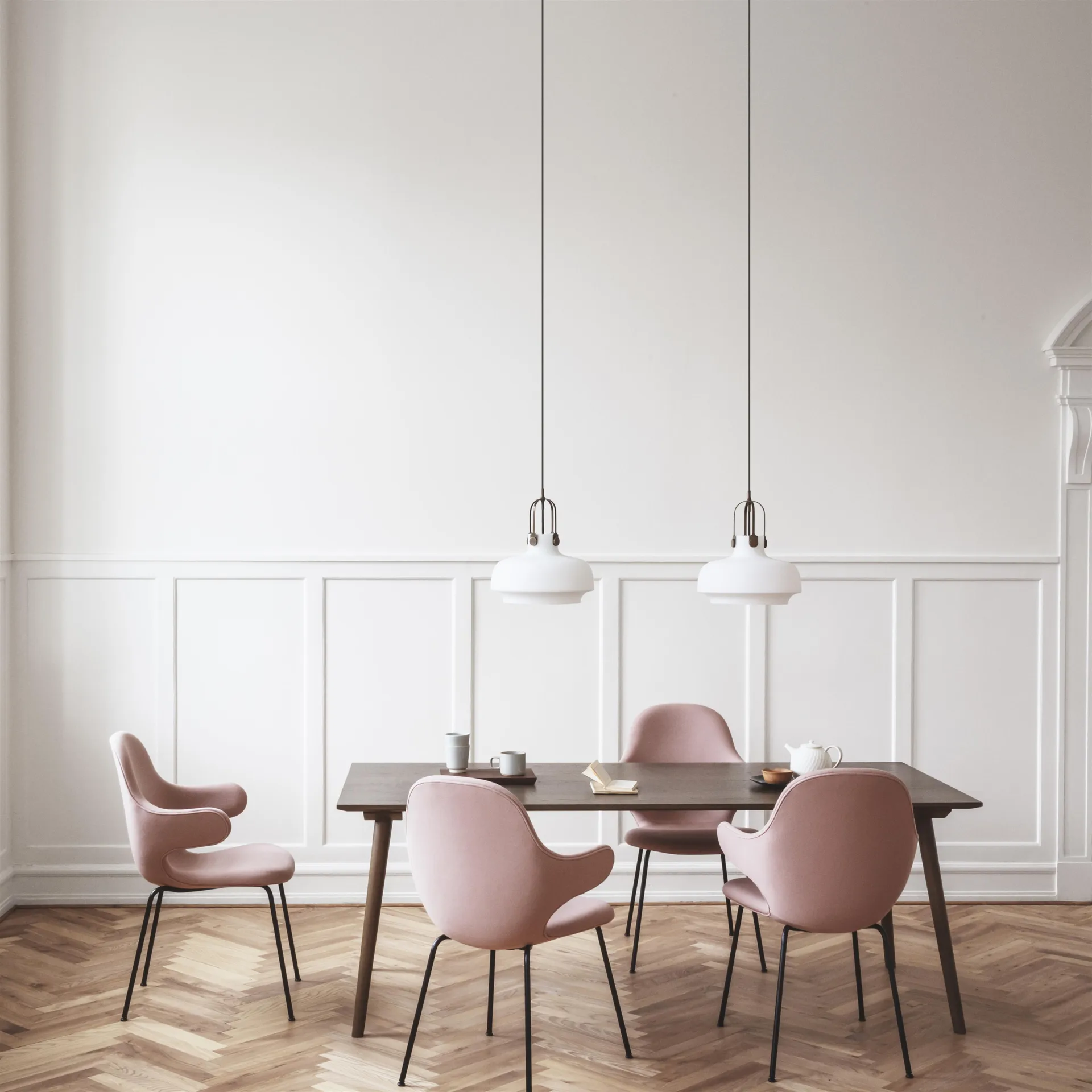 Candeeiro suspenso Copenhagen SC6, vidro opala-latão &Tradition