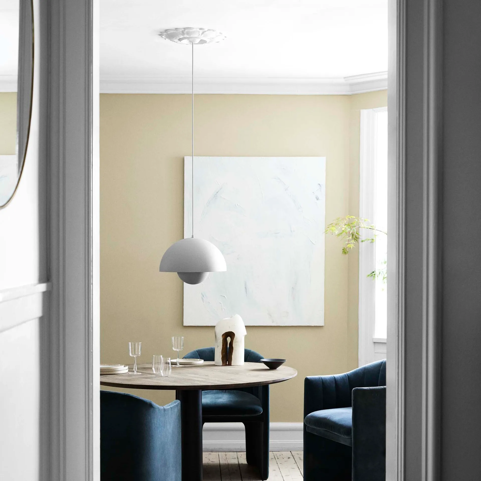 Candeeiro suspenso Flowerpot VP7, matte light grey &Tradition