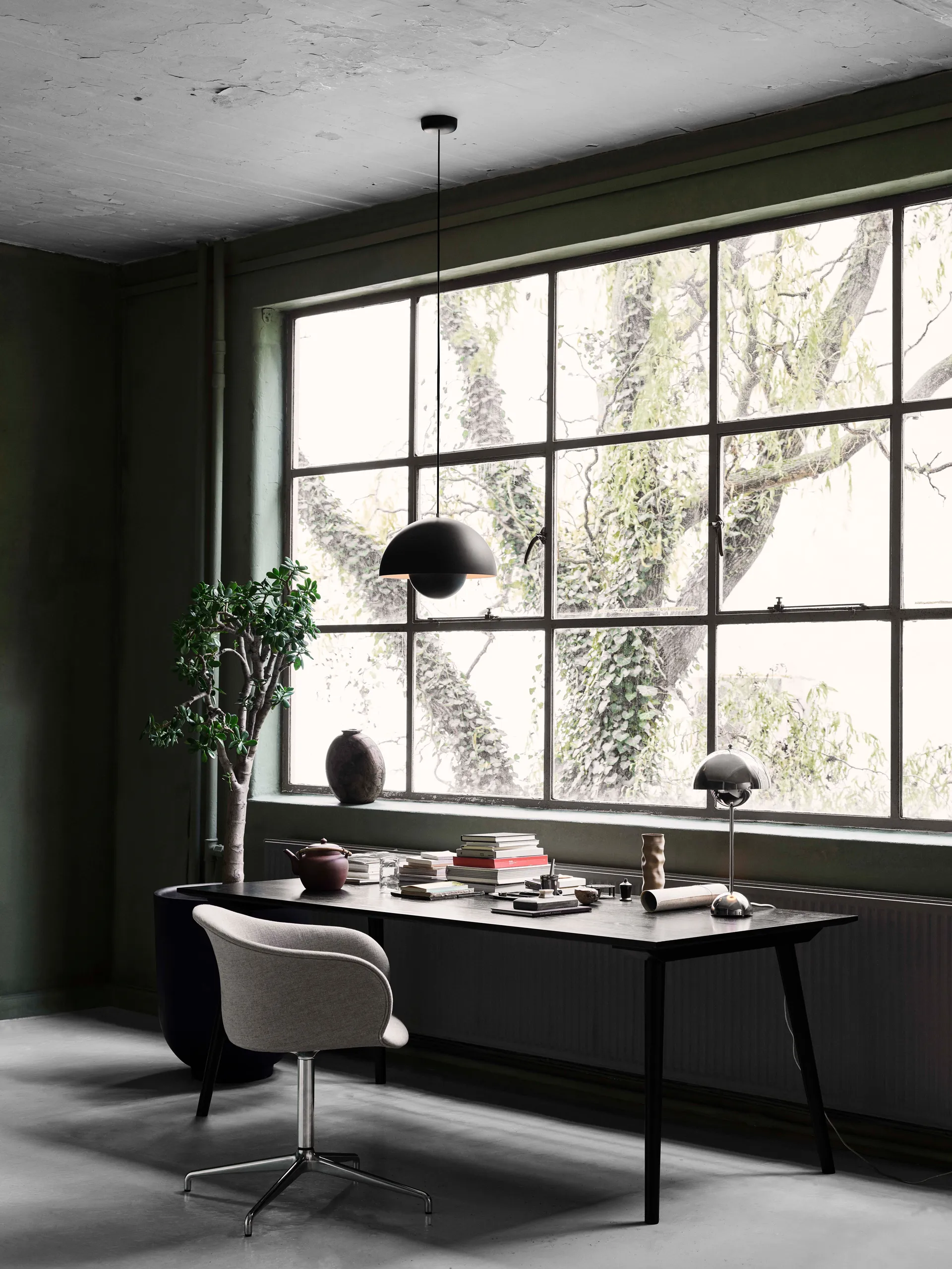 Candeeiro suspenso Flowerpot VP7, preto mate &Tradition