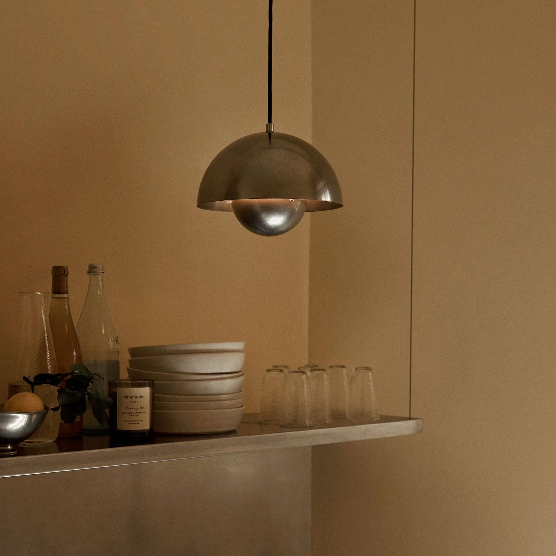 Flowerpot VP1 candeeiro suspenso Anniversary Edition, estanho oxidado &Tradition