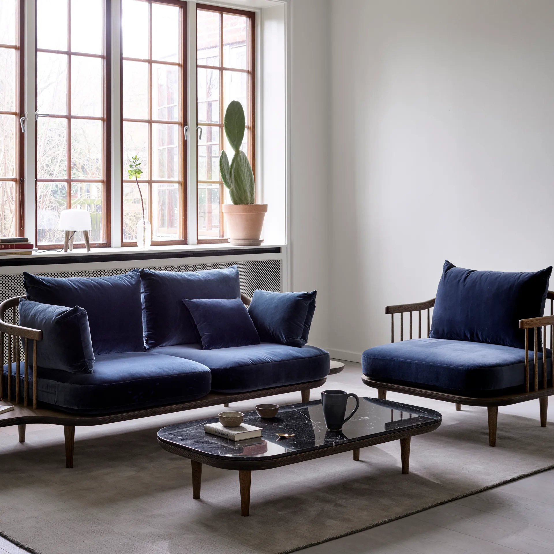 Fly mesa SC5, Carvalho oleado esfumaçado + mármore preto &Tradition