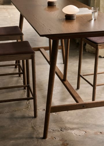 Mesa bar In Between SK26 Counter Table 190x80x95 cm - Carvalho fumado - &Tradition