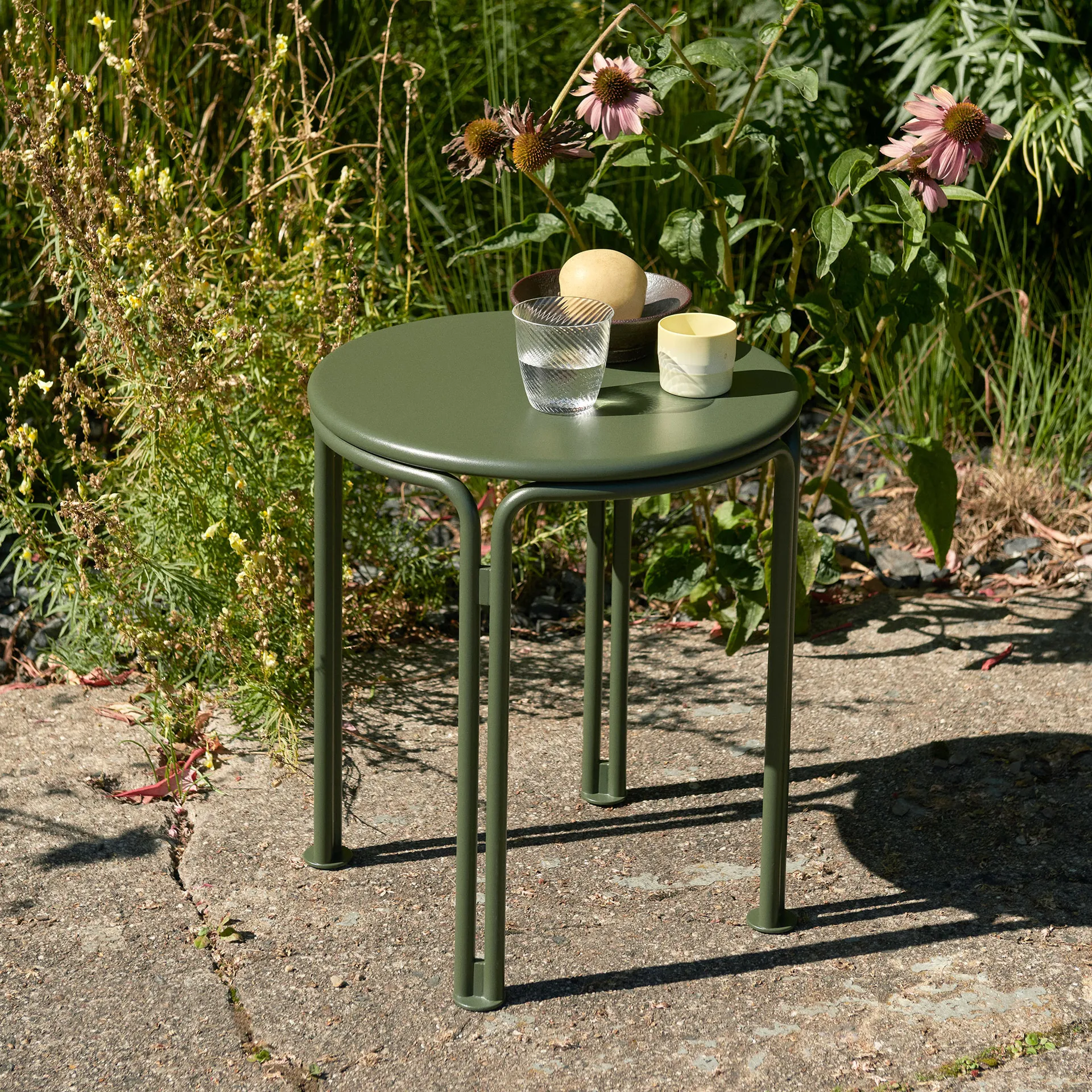 Mesa de apoio Thorvald SC102, Bronze green &Tradition
