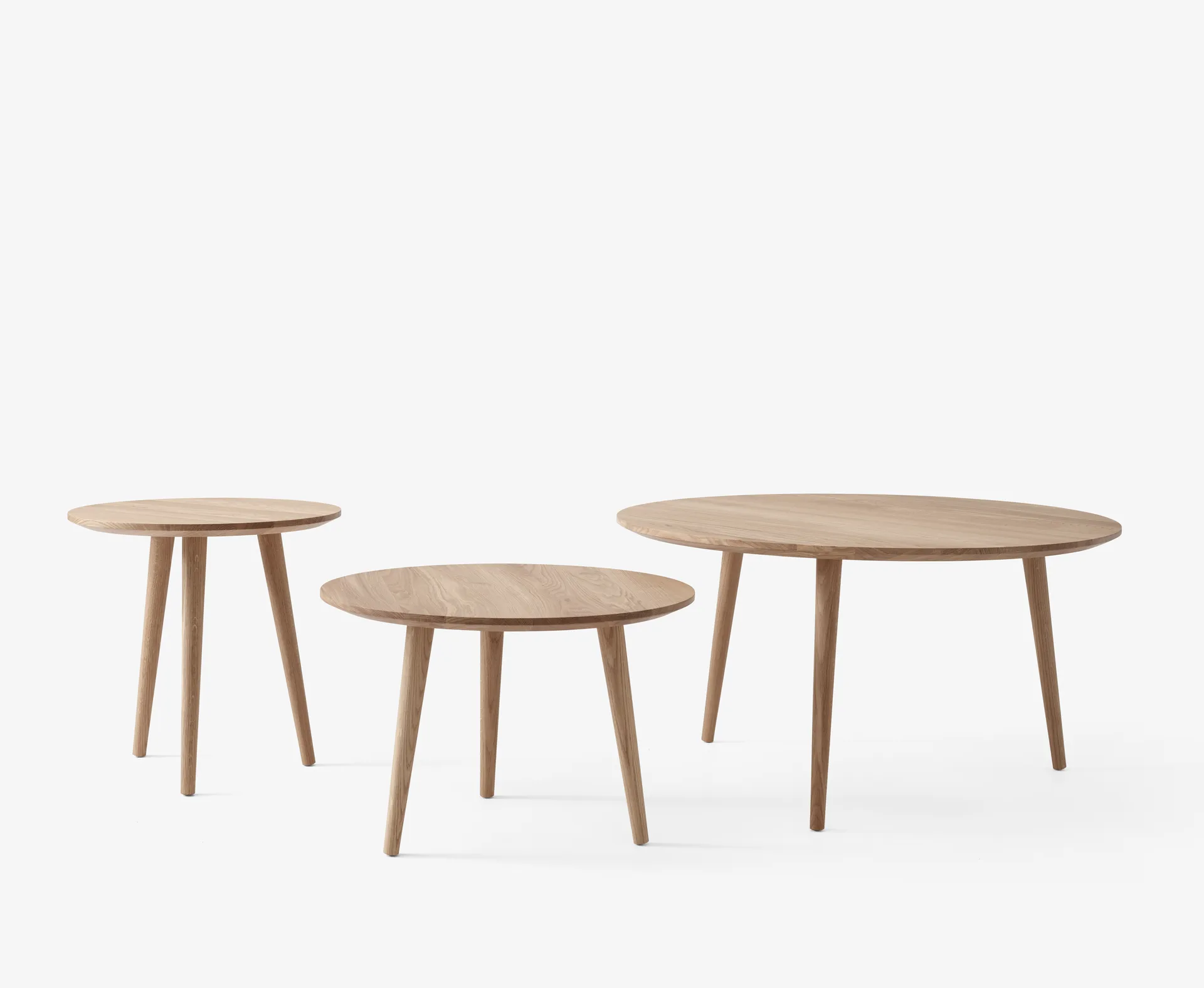 Mesa de centro In Between SK15 Ø90 cm, Oiled oak &Tradition