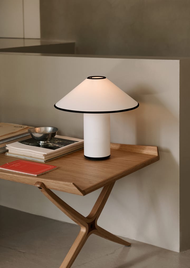 Mesa de centro X HM13 61x120 cm, Lacquered oak-walnut inserts &Tradition