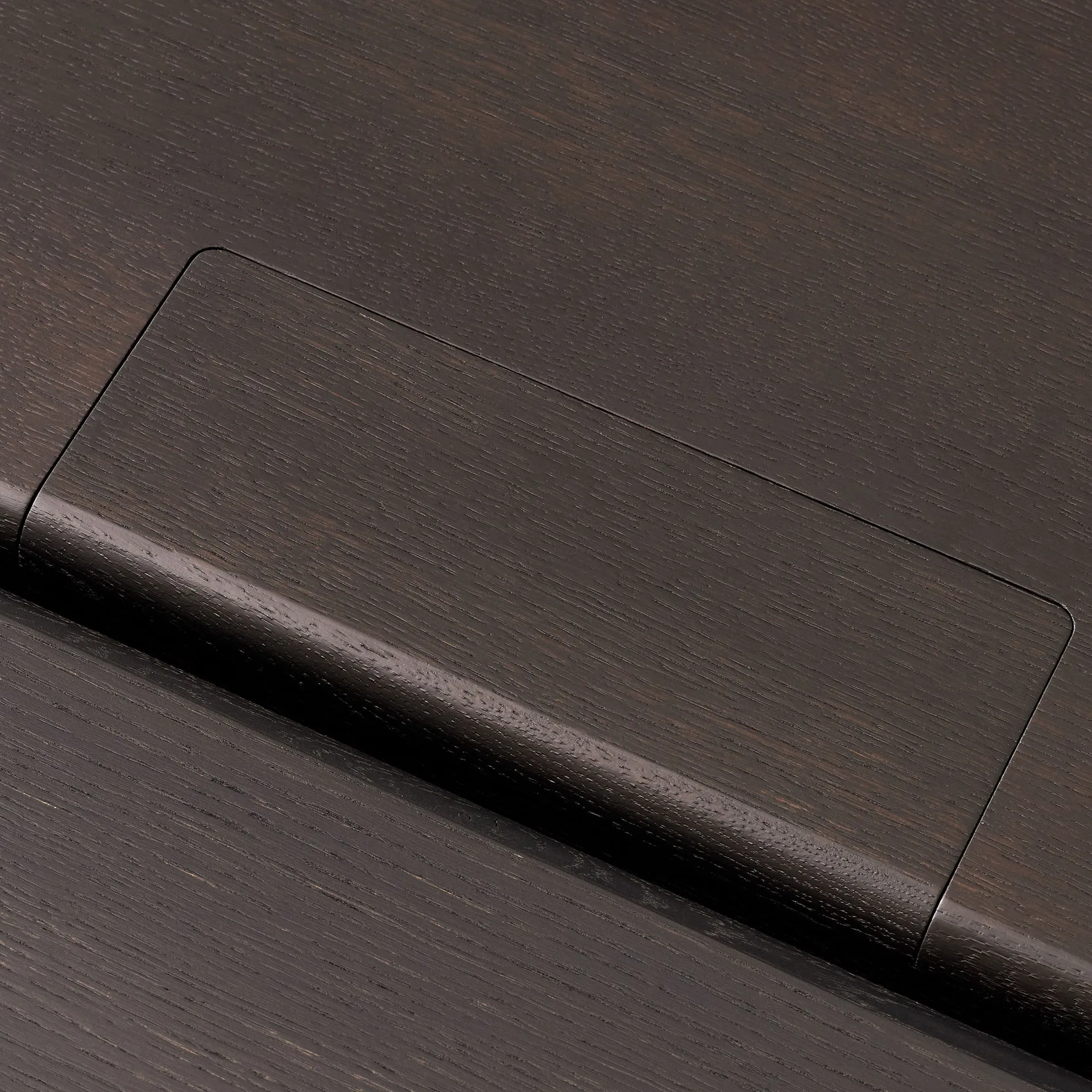 Mesa de jantar Ita OS1 com gestão de cabos 95x200 cm, Dark stained oak &Tradition