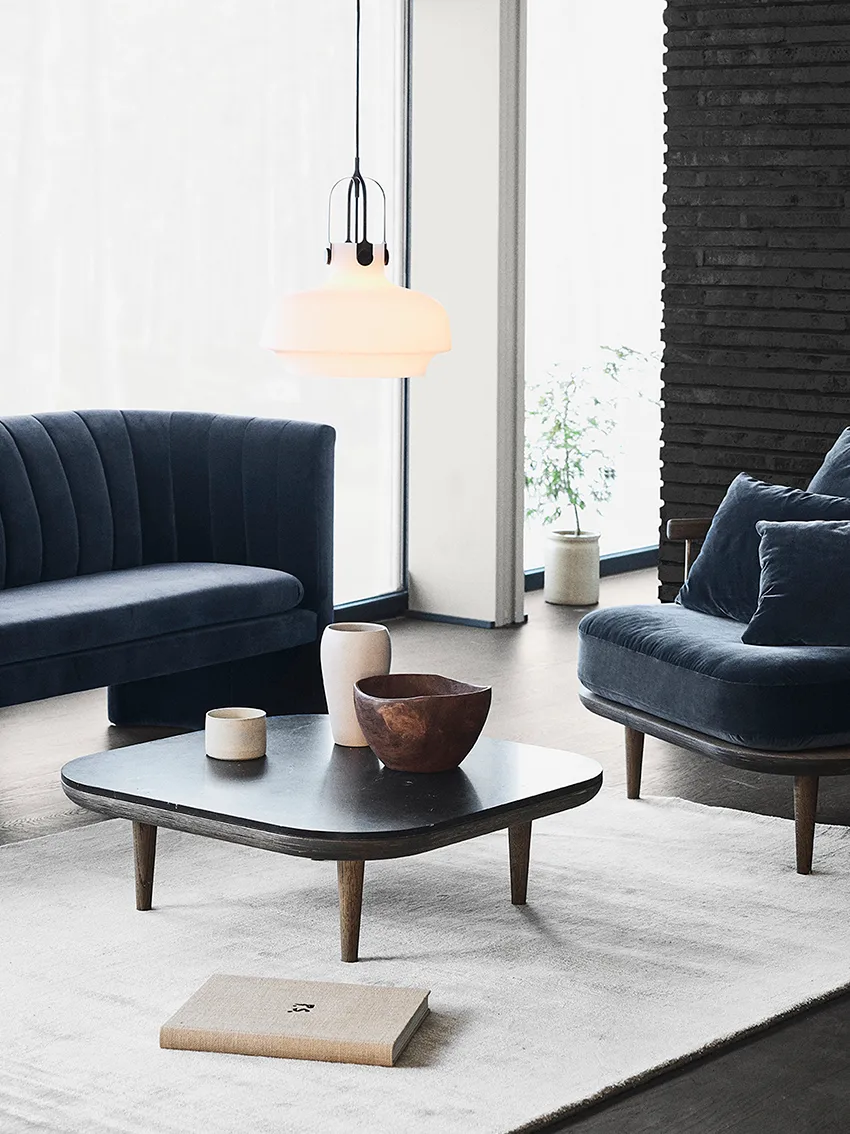 Mesa Fly SC4, carvalho fumado oleado + mármore preto &Tradition