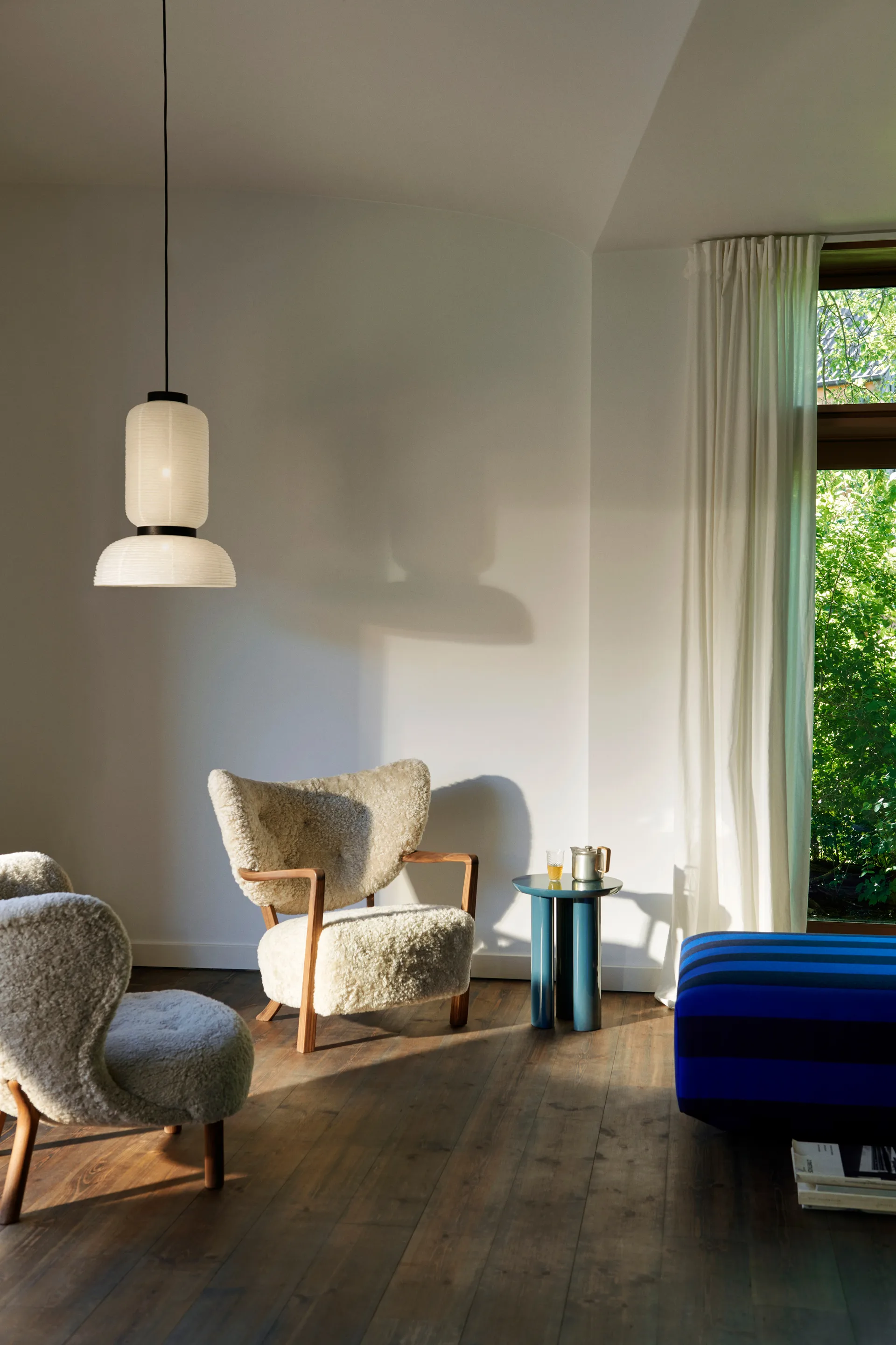 Mesa lateral Tung JA3, Steel blue &Tradition