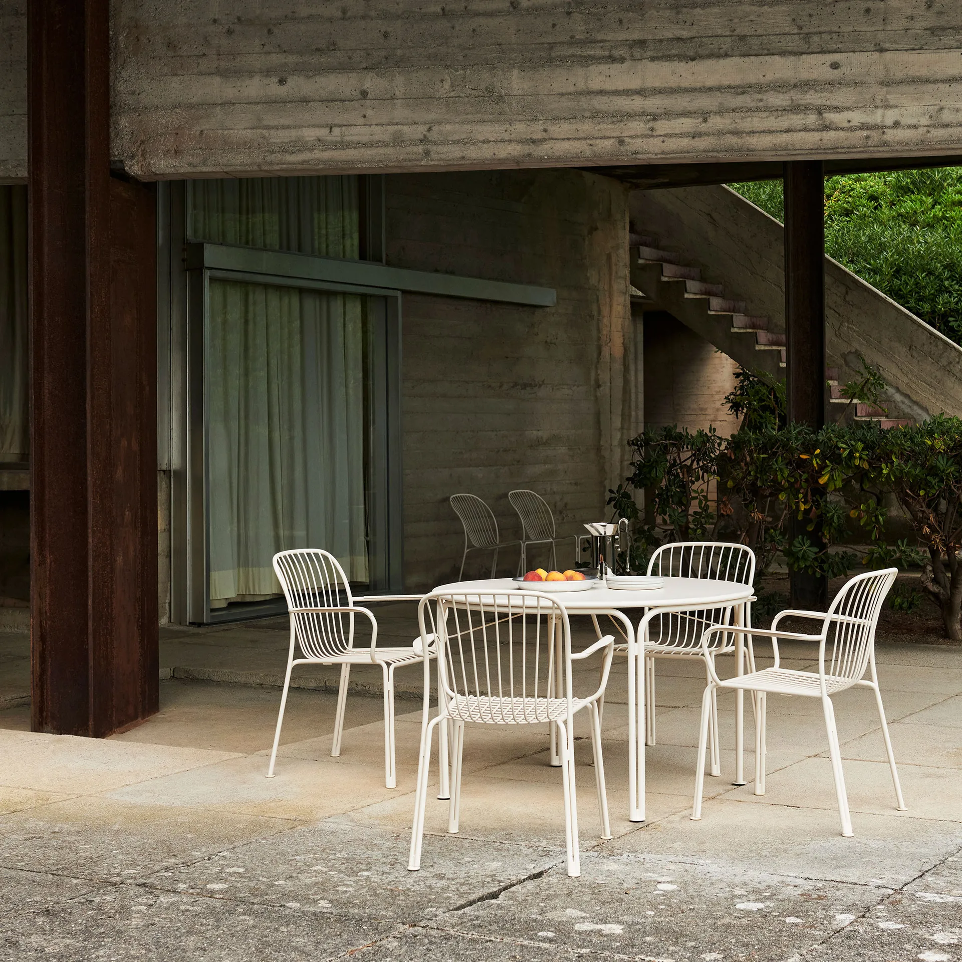 Mesa Thorvald SC98 Ø115 cm, Ivory &Tradition