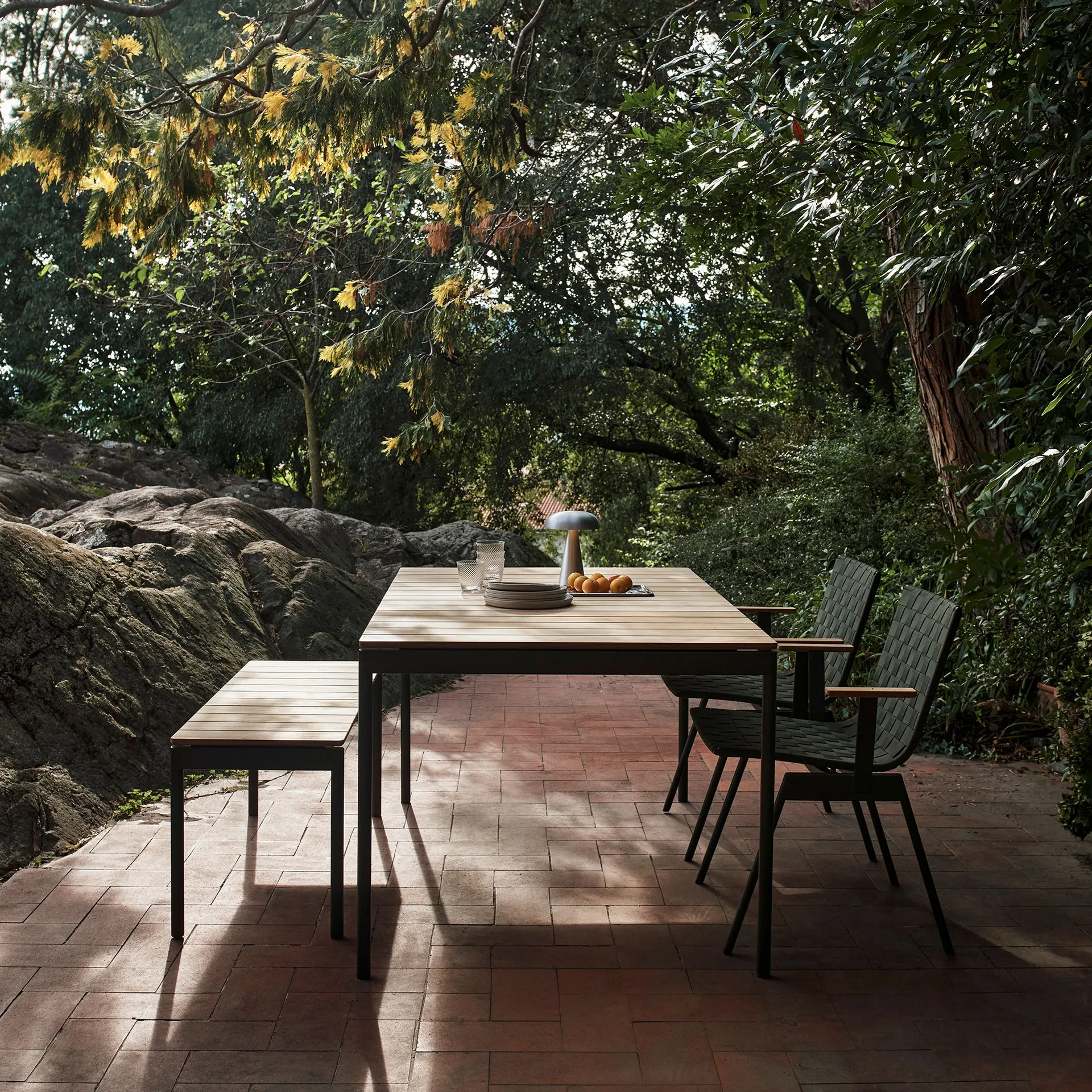 Mesa Ville small AV25 150x90 cm, Bronze green &Tradition