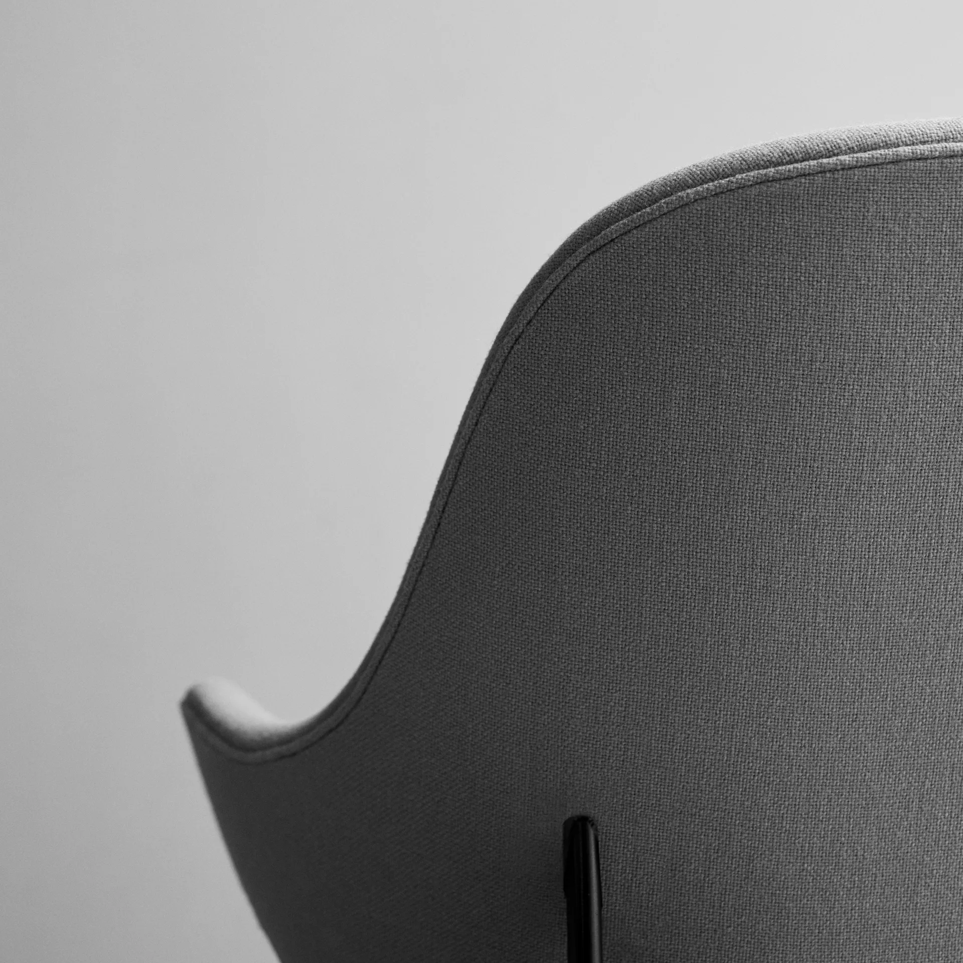 Poltrona Catch JH13, Divina 944 green-pés pretos &Tradition