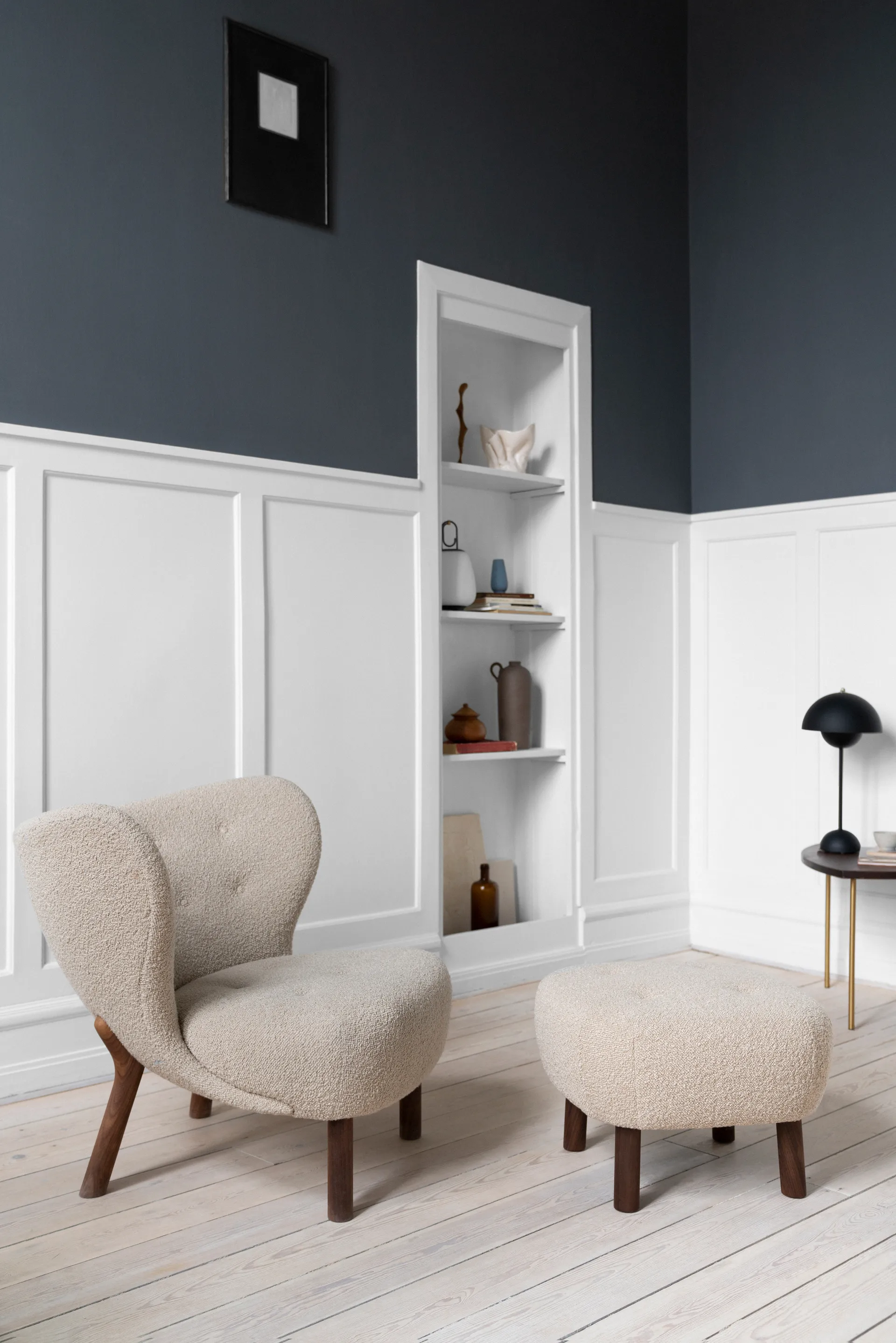 Poltrona Little Petra VB1 incl. pufe ATD1, Carvalho oleado a branco-Hallingdal &Tradition