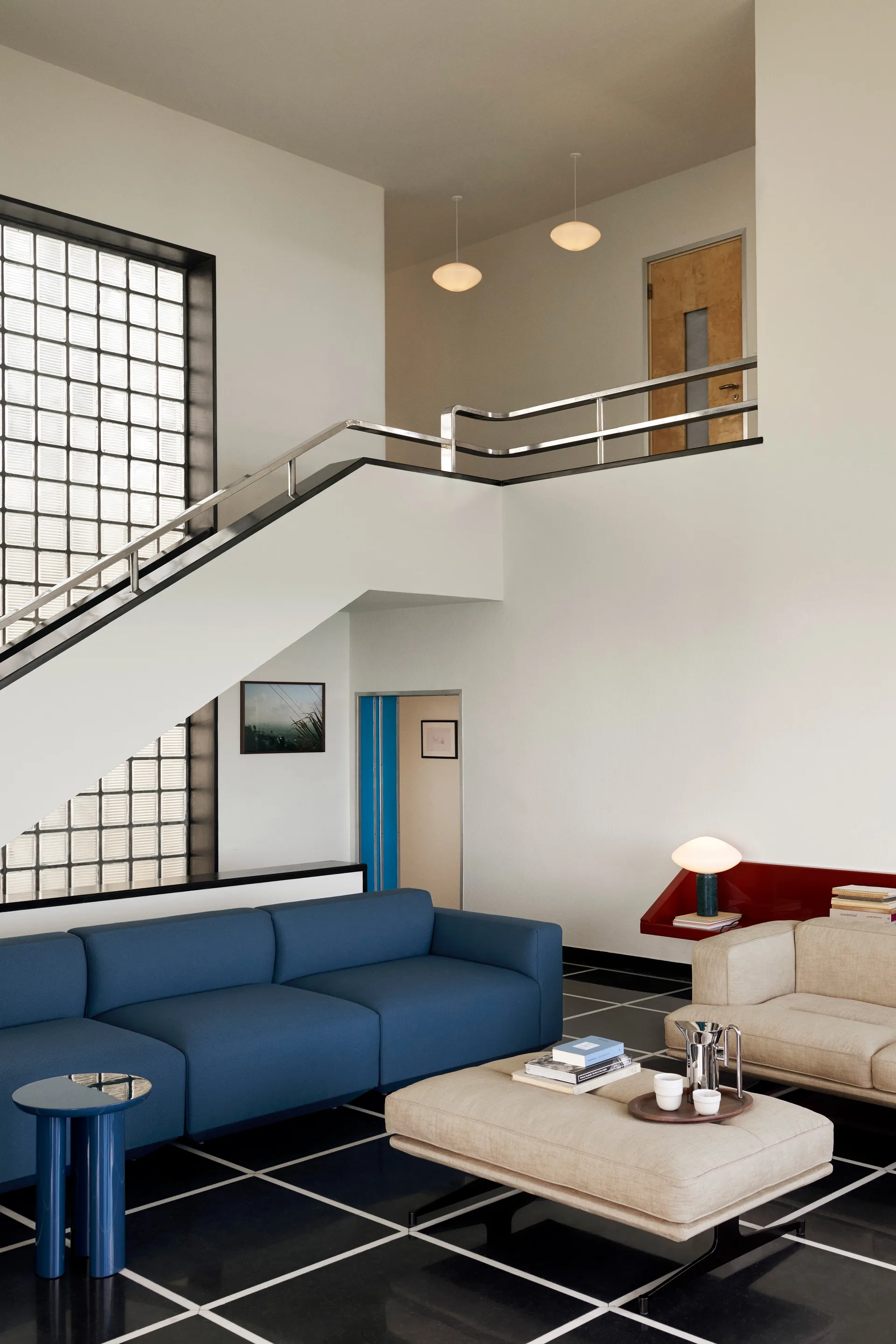 Puff Inland AV32 78x113 cm, Argila 0011-preto quente &Tradition