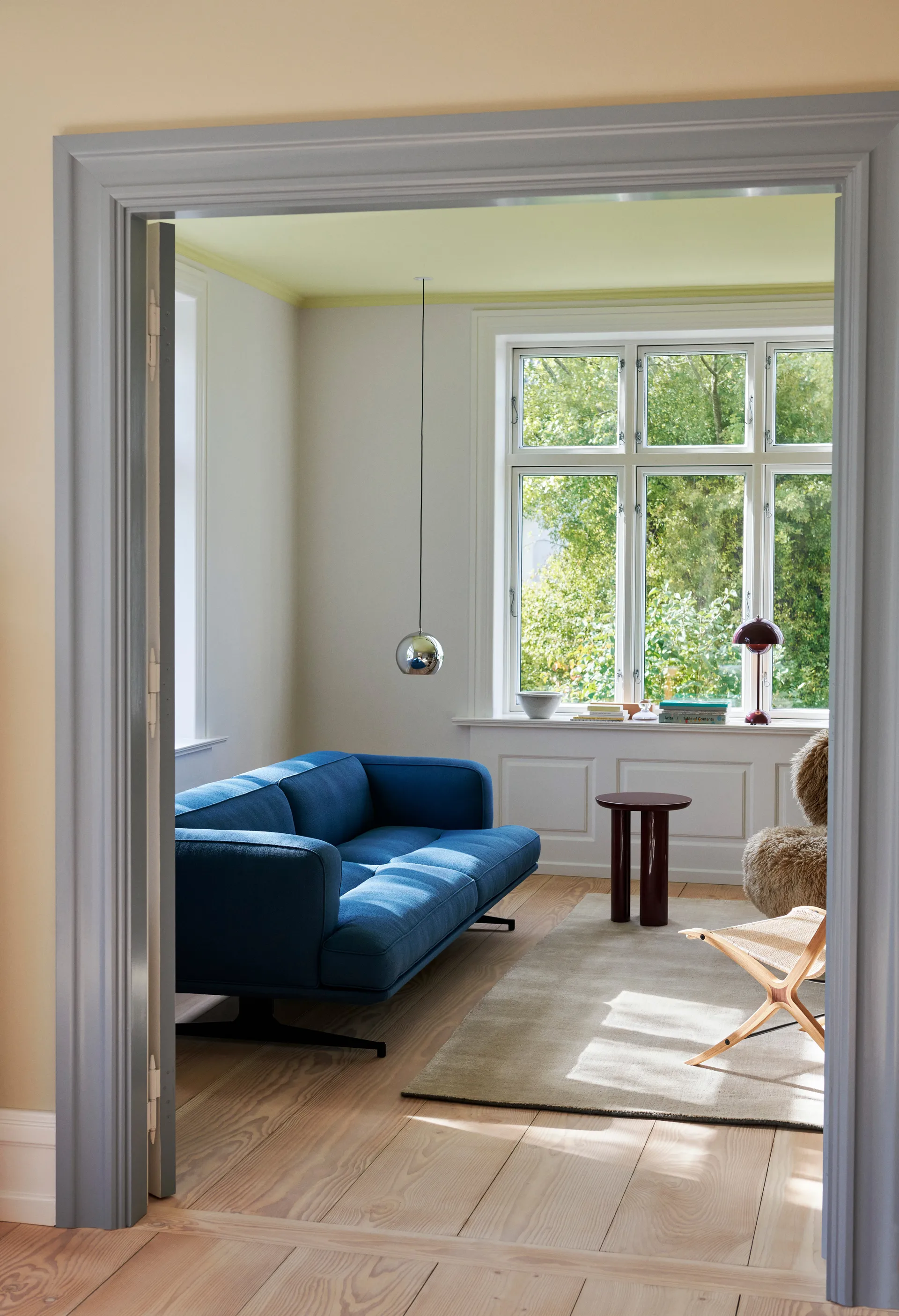 Sofá 3 assentos Inland AV23 , Vidar 4 Denim Blue 733-pés pretos &Tradition