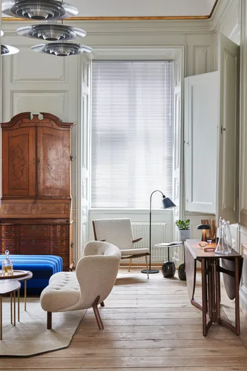 Sofá Little Petra VB2 - Nogueira oleada-Moonlight - &Tradition