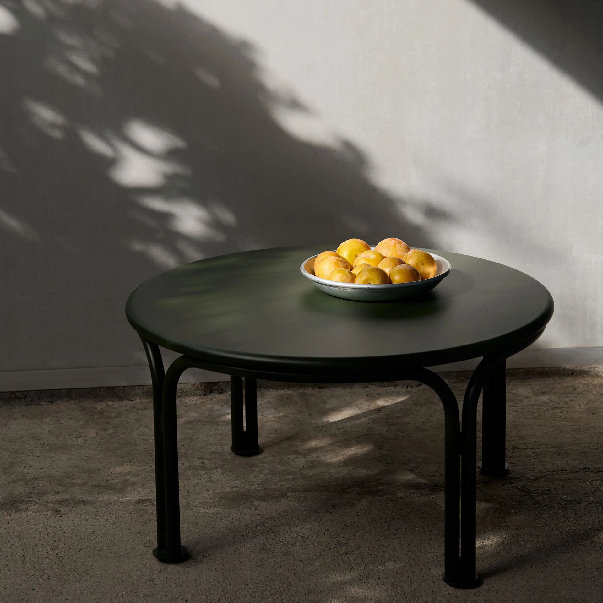 Thorvald SC108 mesa de centro, Verde bronze, Ø70 cm &Tradition