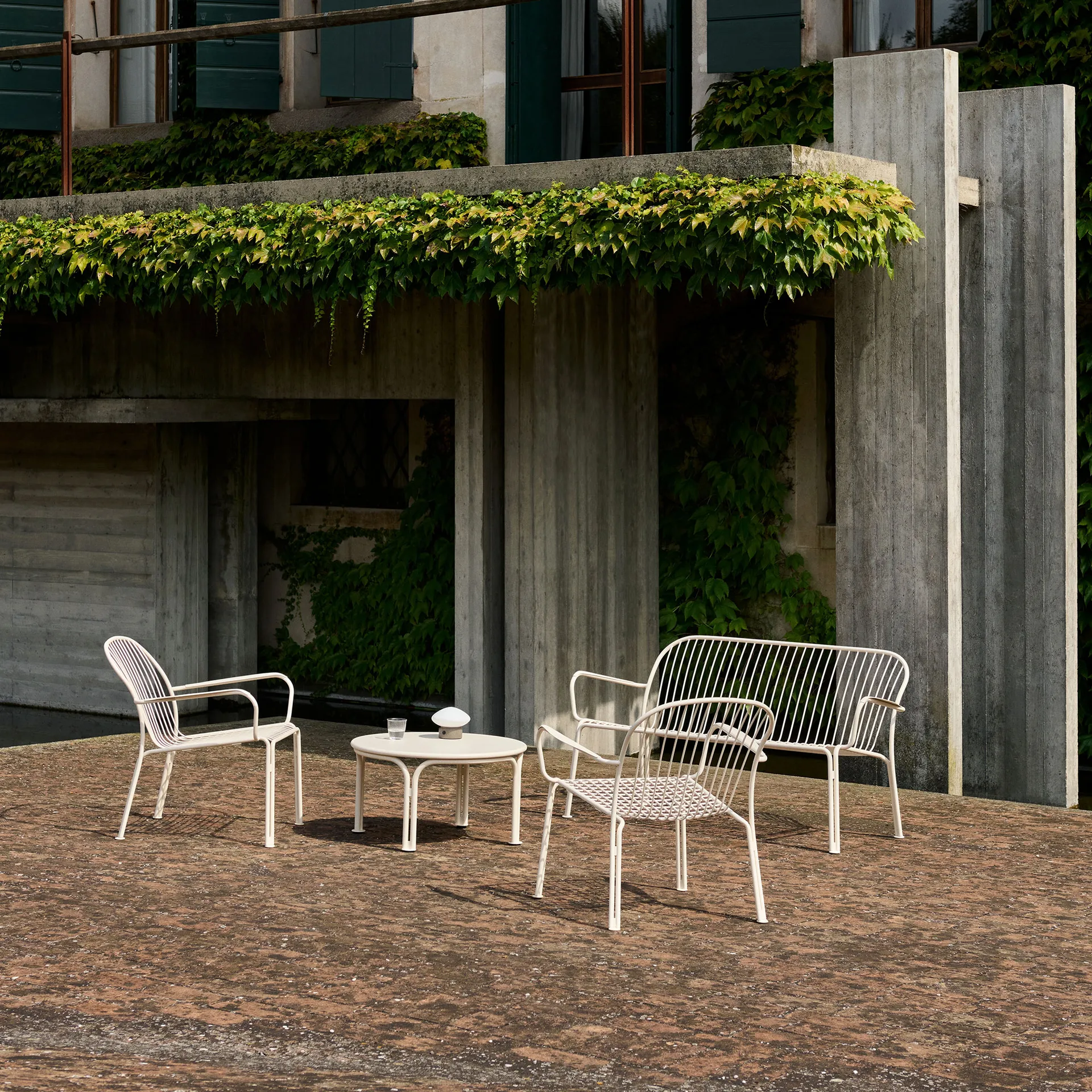 Thorvald SC110 sofá lounge, Marfim, 143 cm &Tradition