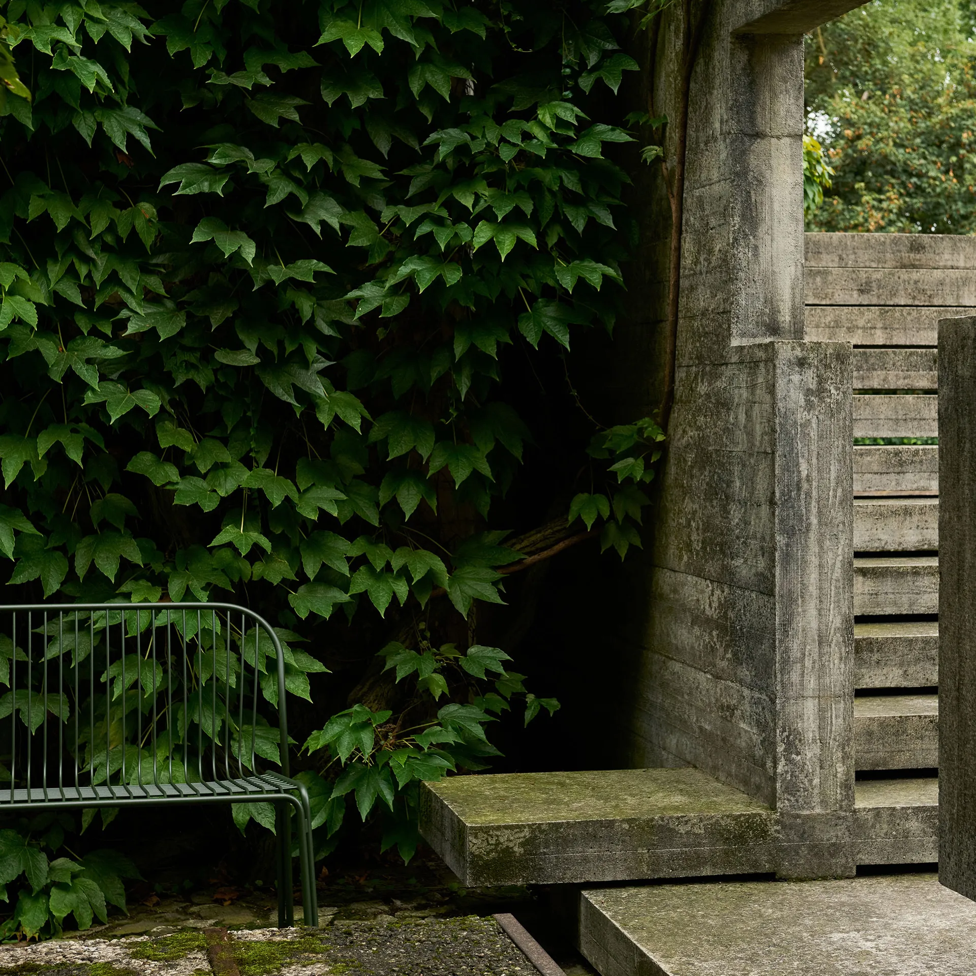 Thorvald SC111 banco, Verde bronze, 129 cm &Tradition