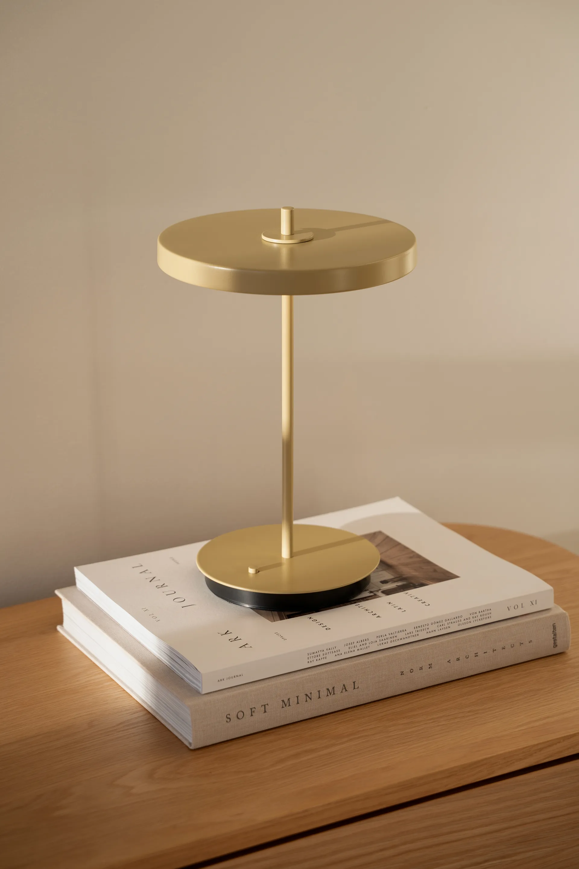 Asteria Move candeeiro de mesa portátil, Monochrome-amarelo manteiga Umage