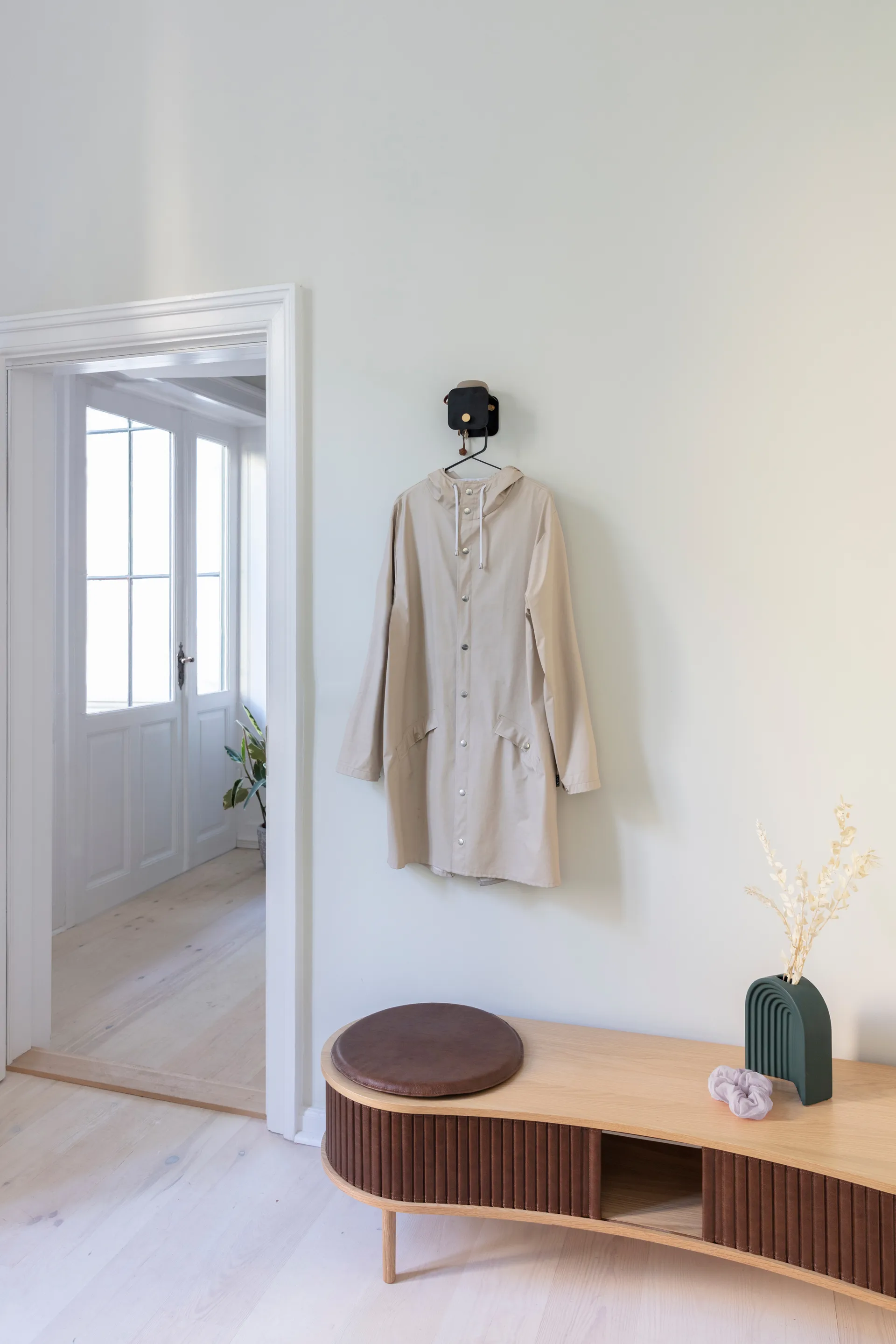 Cabide de parede Hang in There, Black-brass Umage